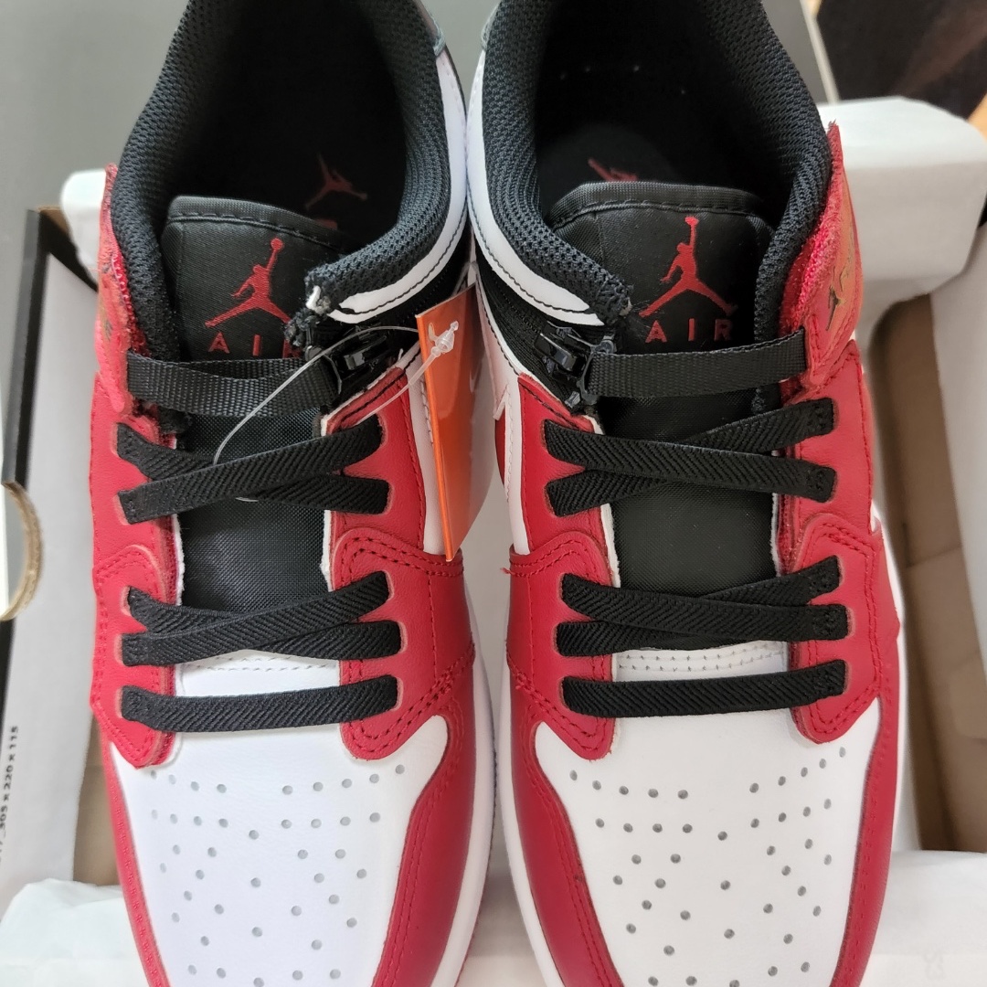Jordan 1 Low Flyease Gym Red and Black 착용 스타일 - 2