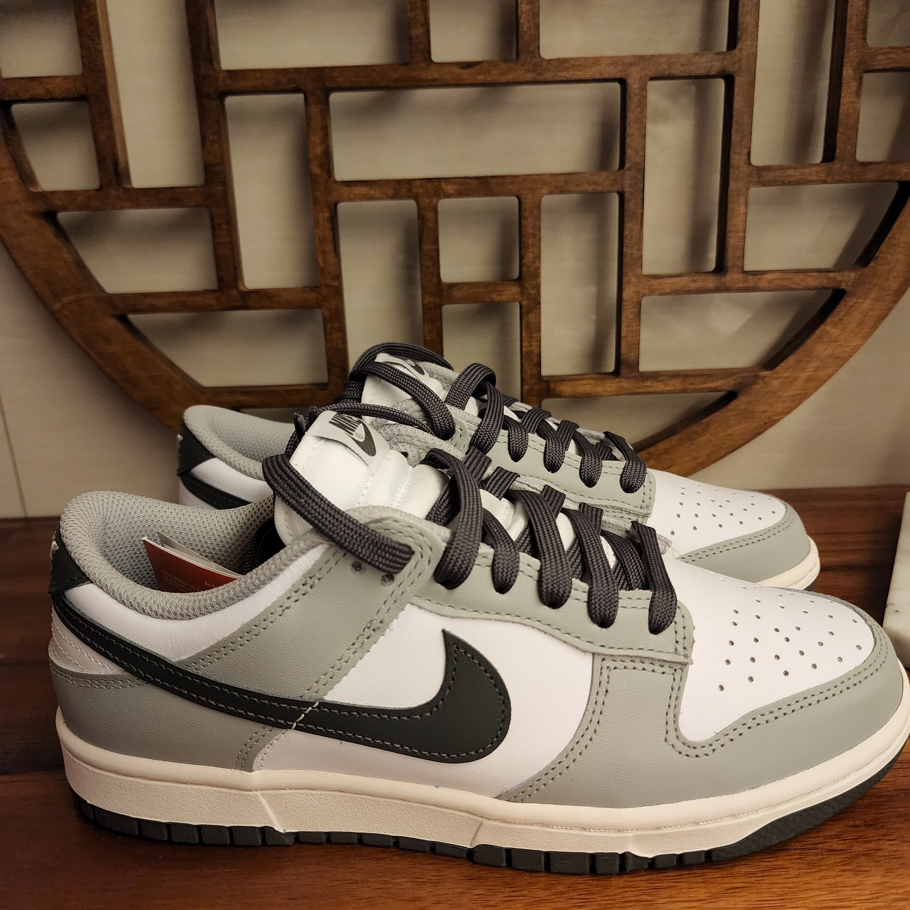 (W) Nike Dunk Low Light Smoke Grey 착용 스타일 - 2