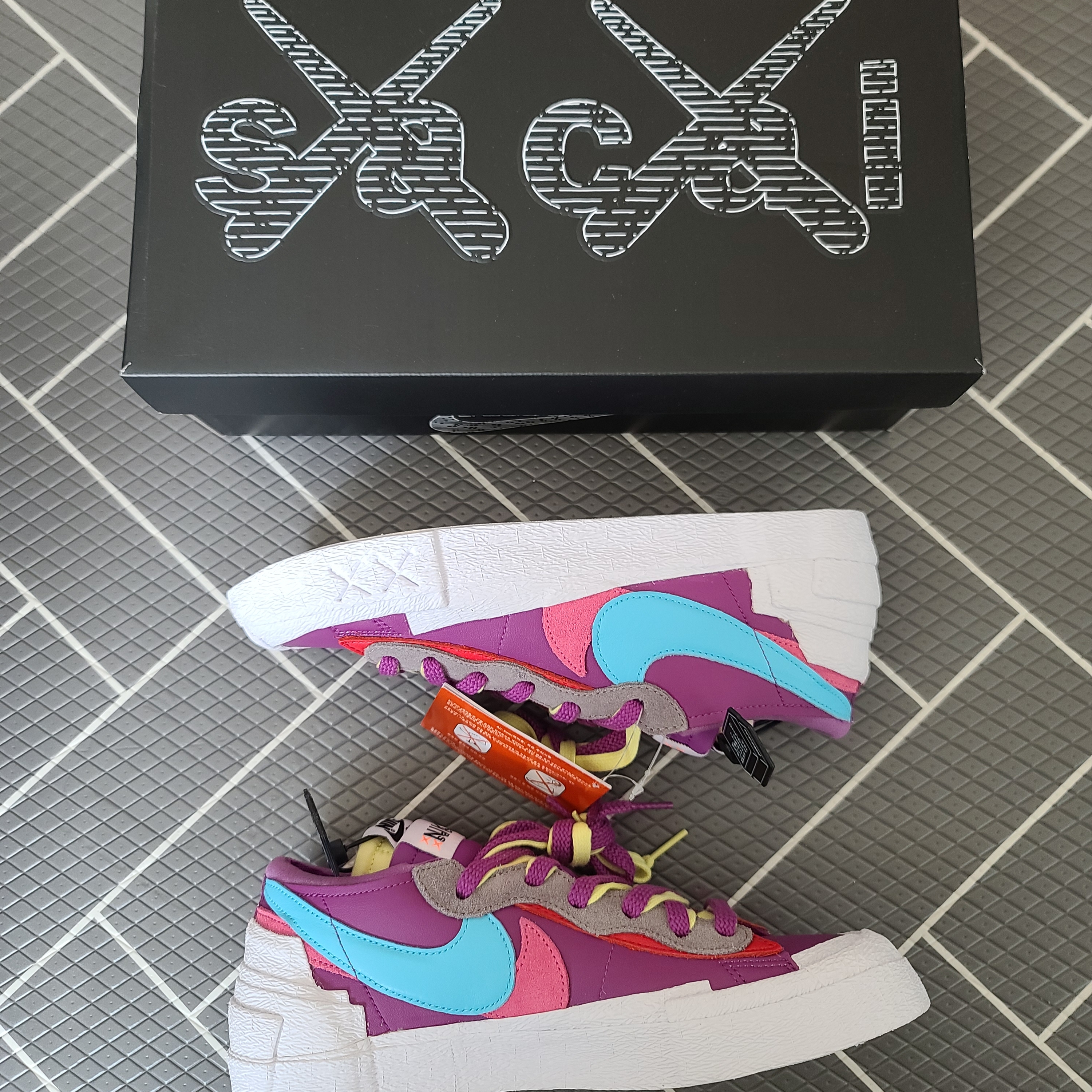 Nike x Sacai x Kaws Blazer Low Purple Dusk 착용 스타일 - 1