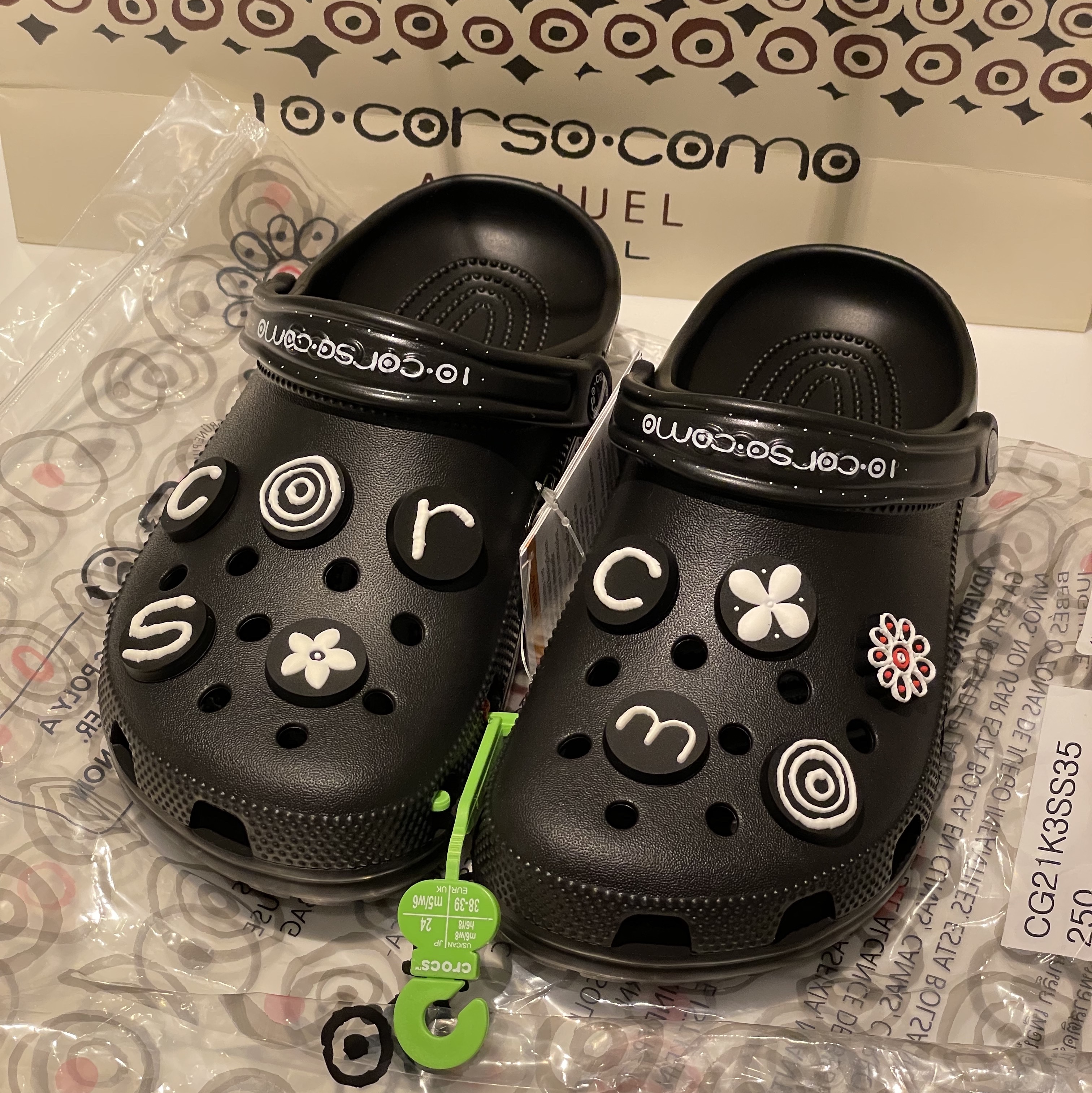 Crocs x 10 Corso Como Classic Clog Black 착용 스타일