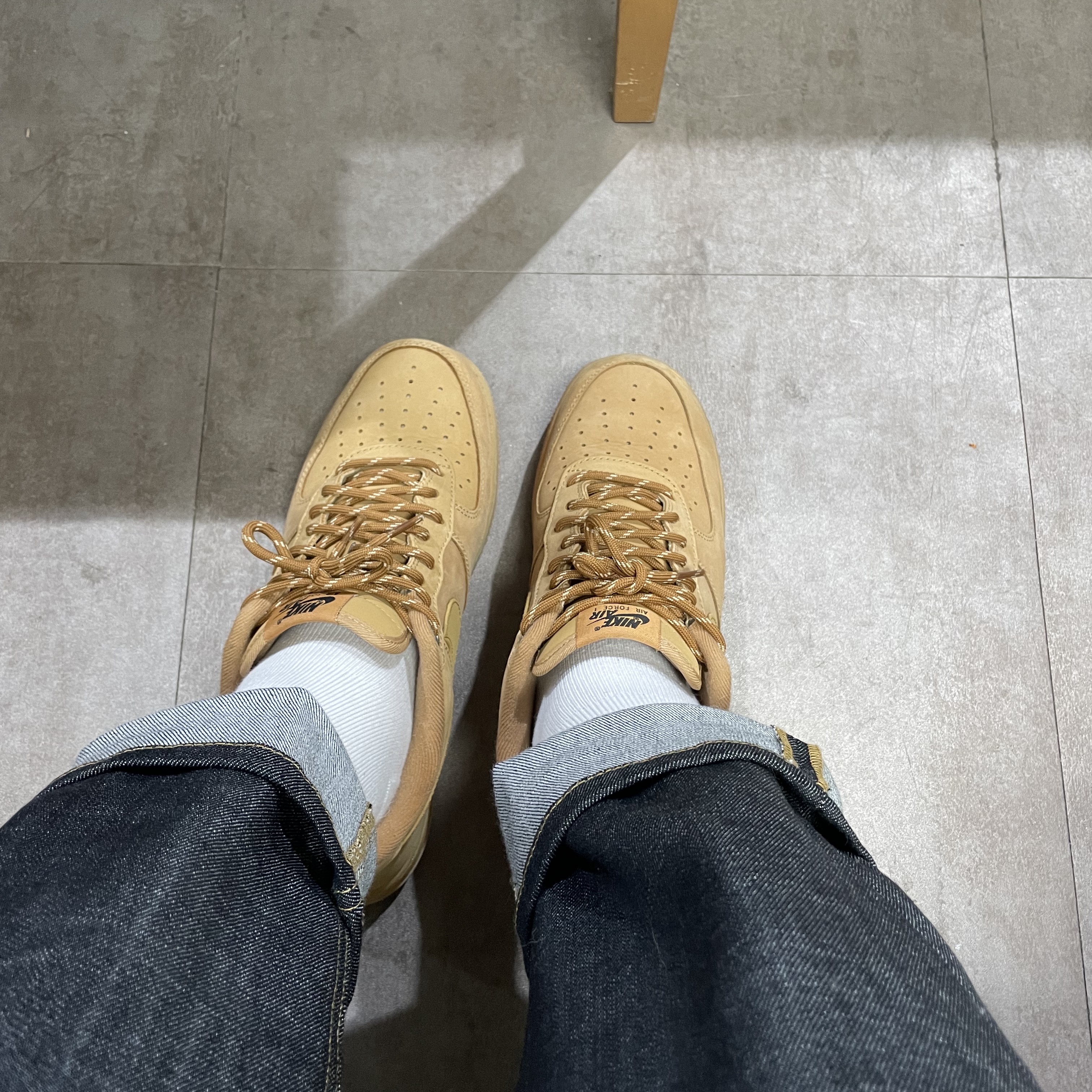 Nike Air Force 1 '07 WB Flax 착용 스타일 - 1