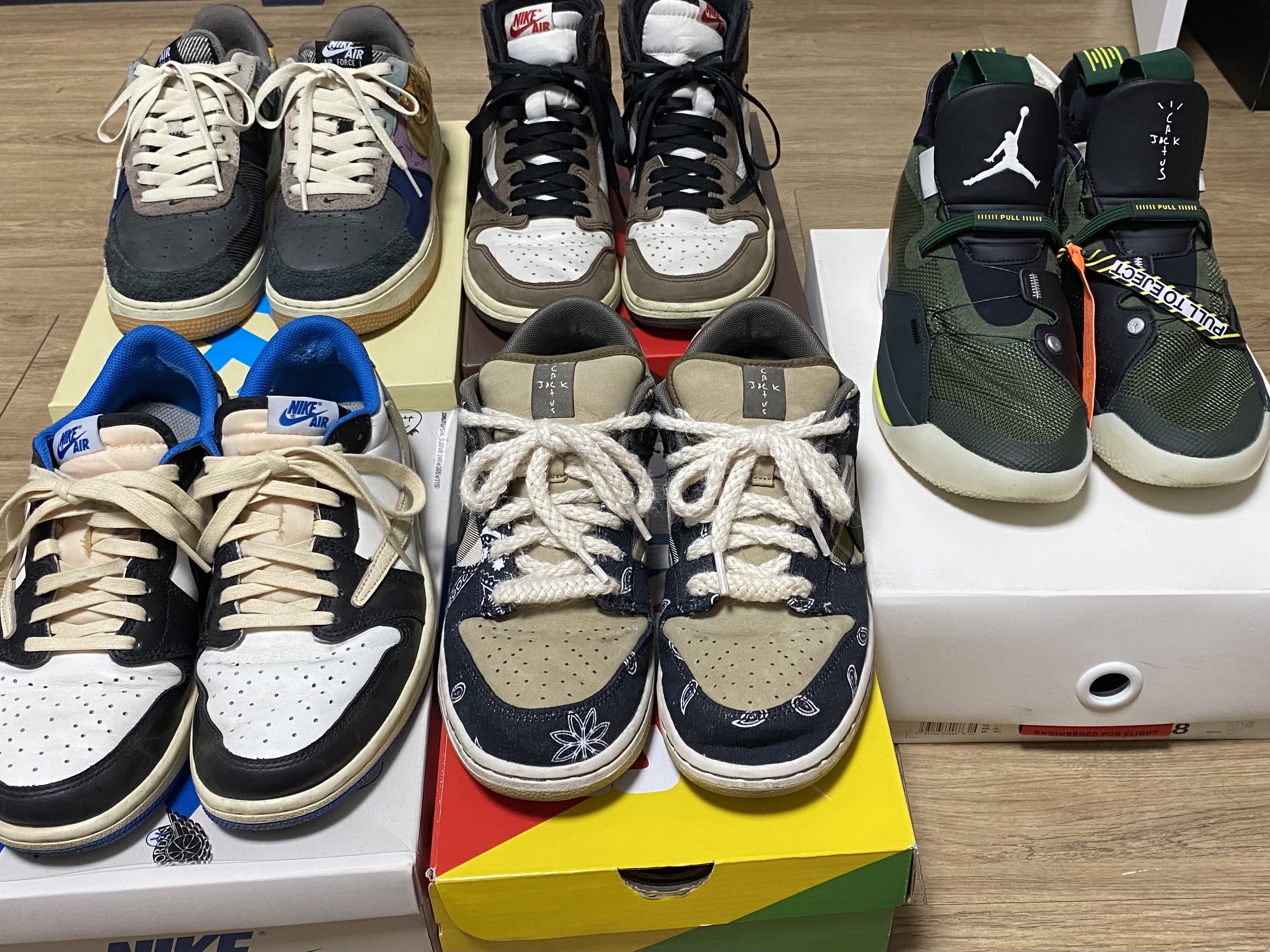 Jordan 1 x Travis Scott Retro High OG SP Mocha, Jordan 1 x Travis Scott x Fragment Retro Low OG SP Military Blue 착용 스타일