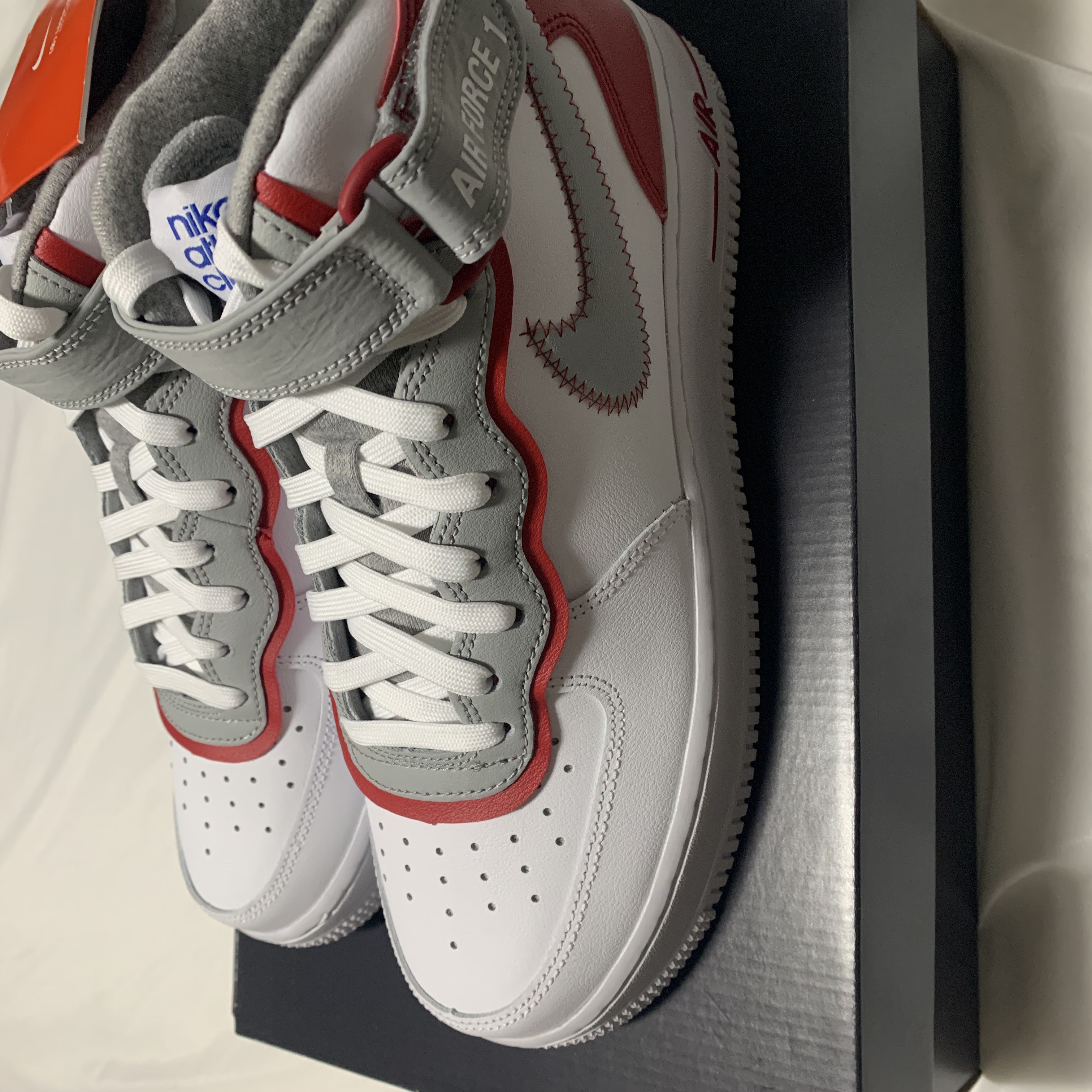 Nike Air Force 1 Mid '07 LV8 Athletic Club White Gym Red 착용 스타일 - 1
