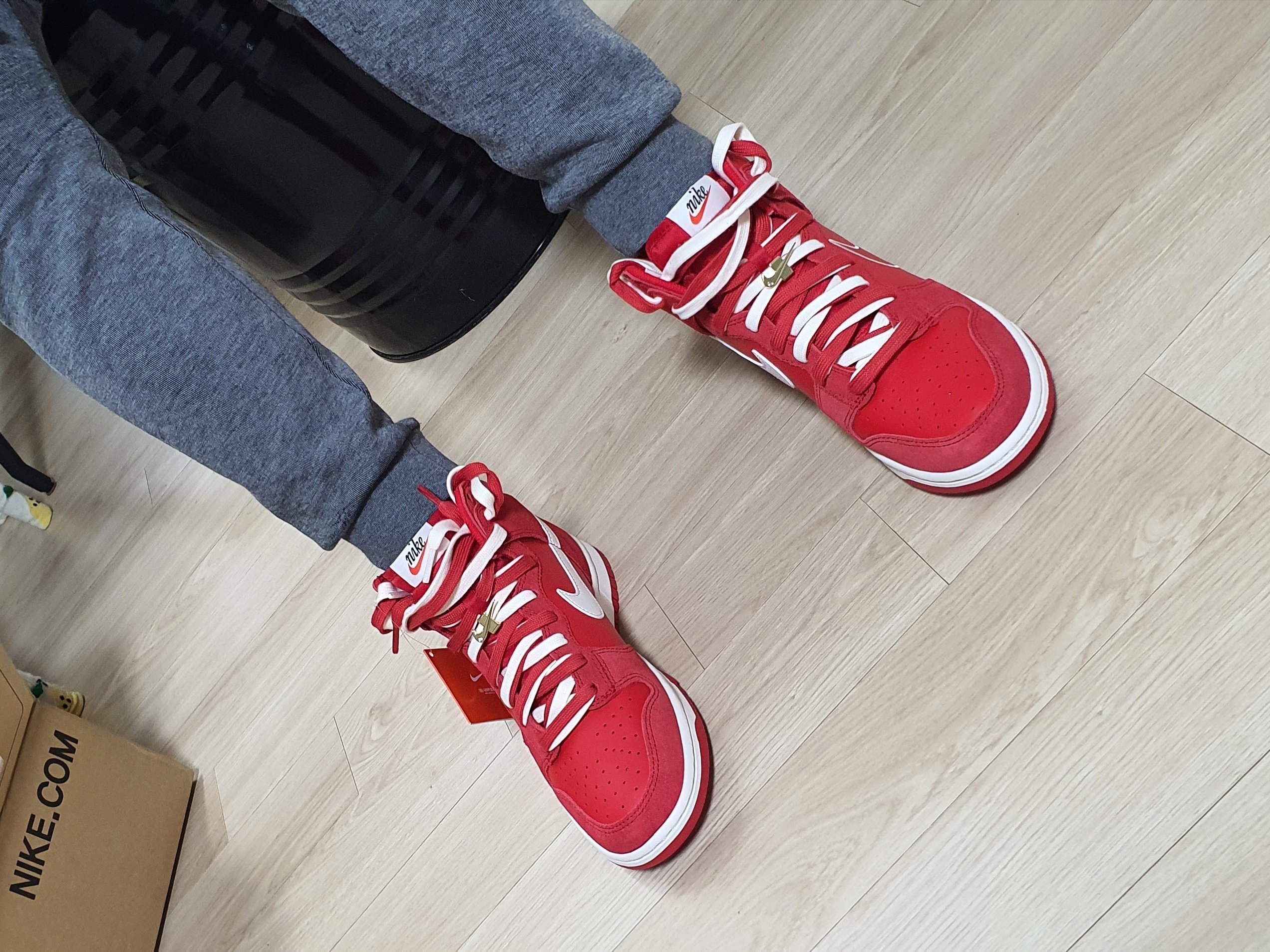 Nike Dunk High SE First Use University Red 착용 스타일