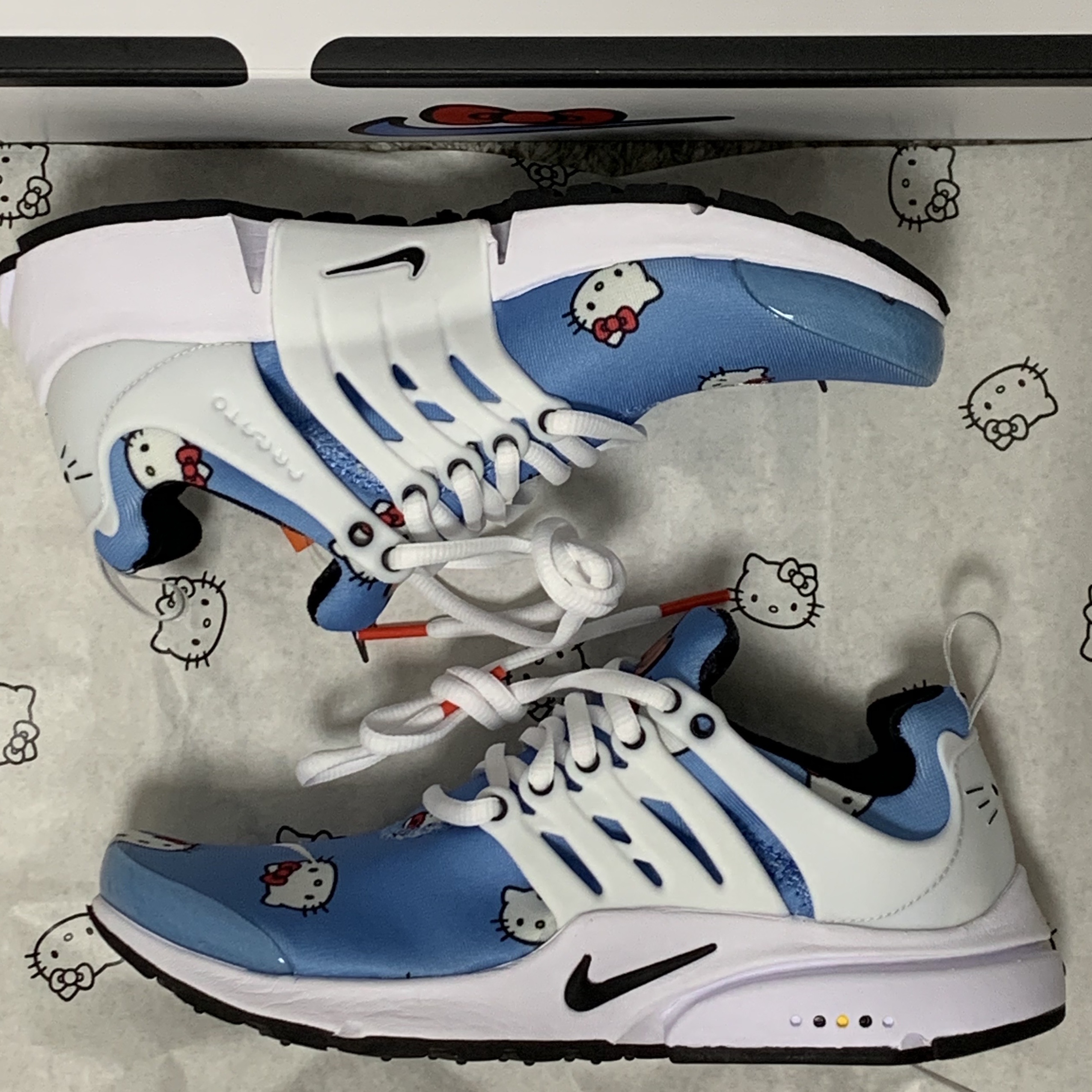 Nike x Hello Kitty Air Presto University Blue 착용 스타일 - 3