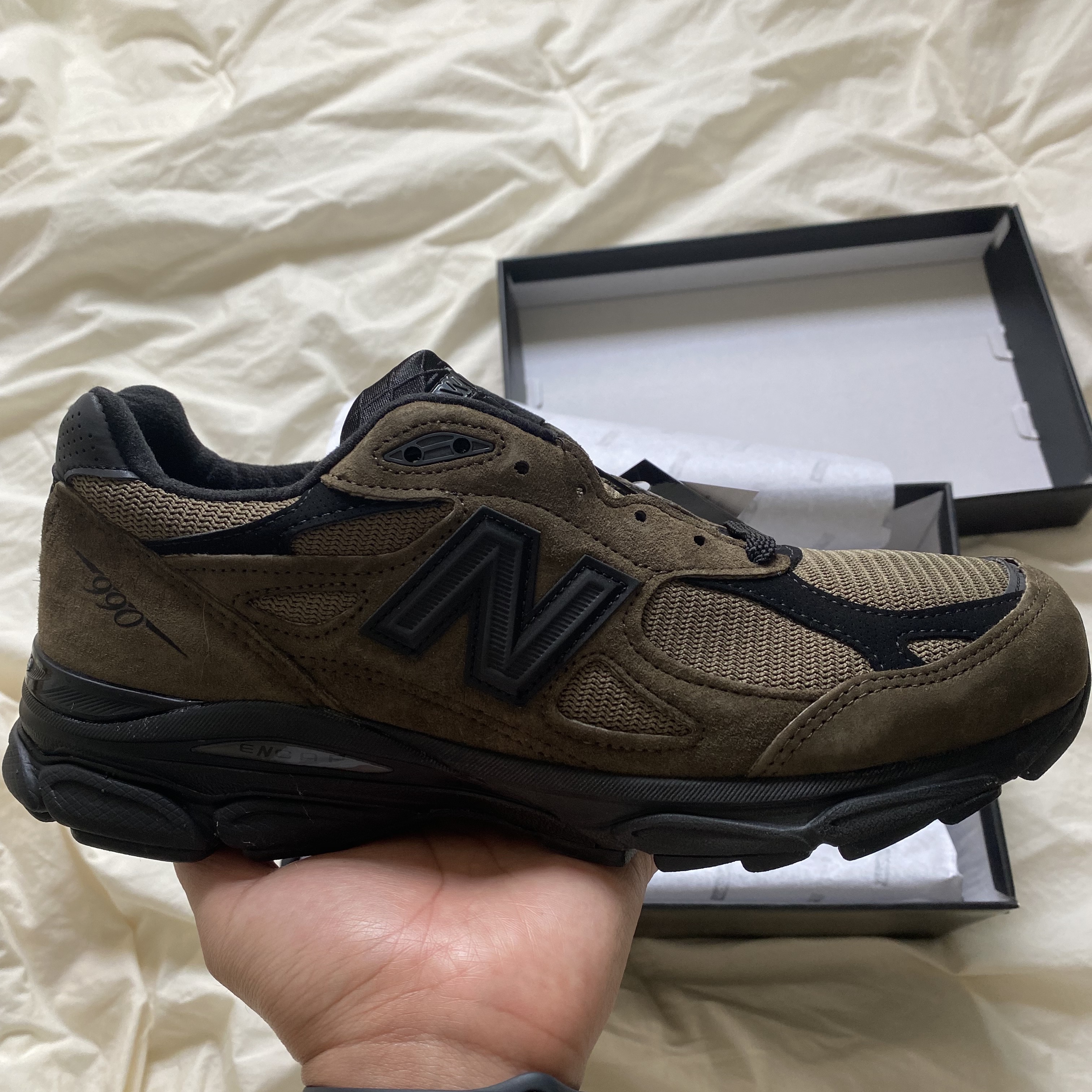 New Balance x JJJJound 990v3 Brown Black 착용 스타일