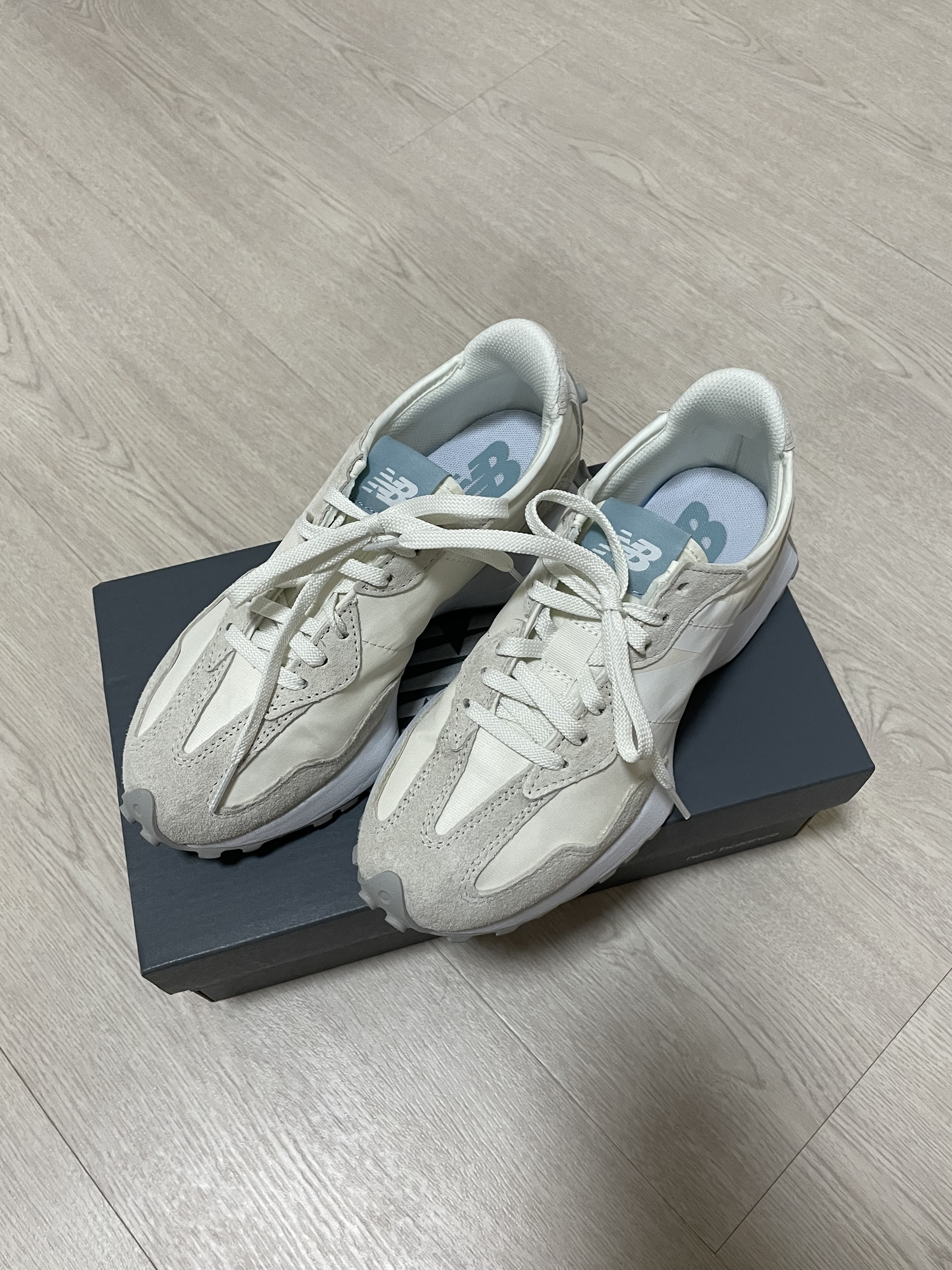 (W) New Balance 327 Sea Salt 착용 스타일