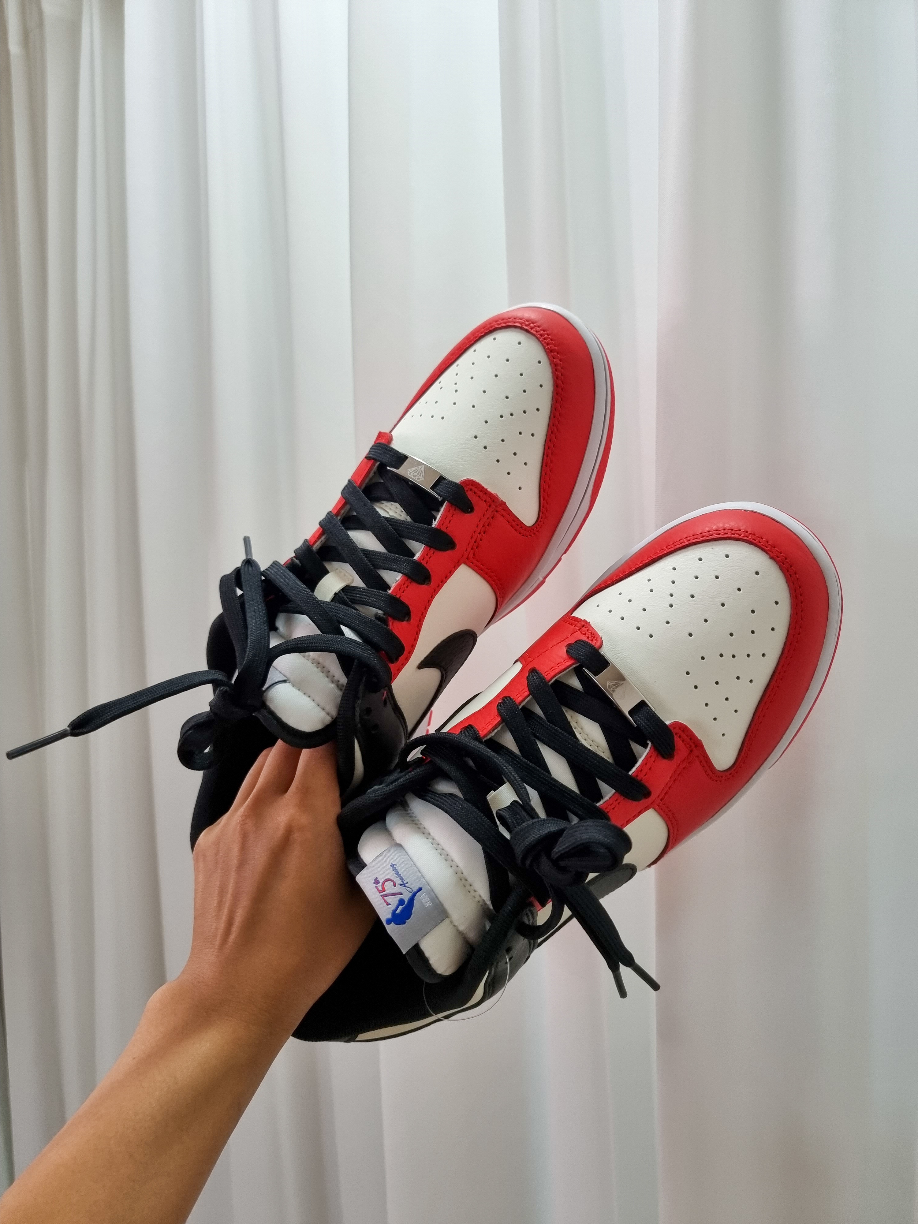 Nike x NBA Dunk Low Retro EMB Black and Chile Red, (GS) Nike x NBA Dunk Low Black and Chile Red 착용 스타일 - 2