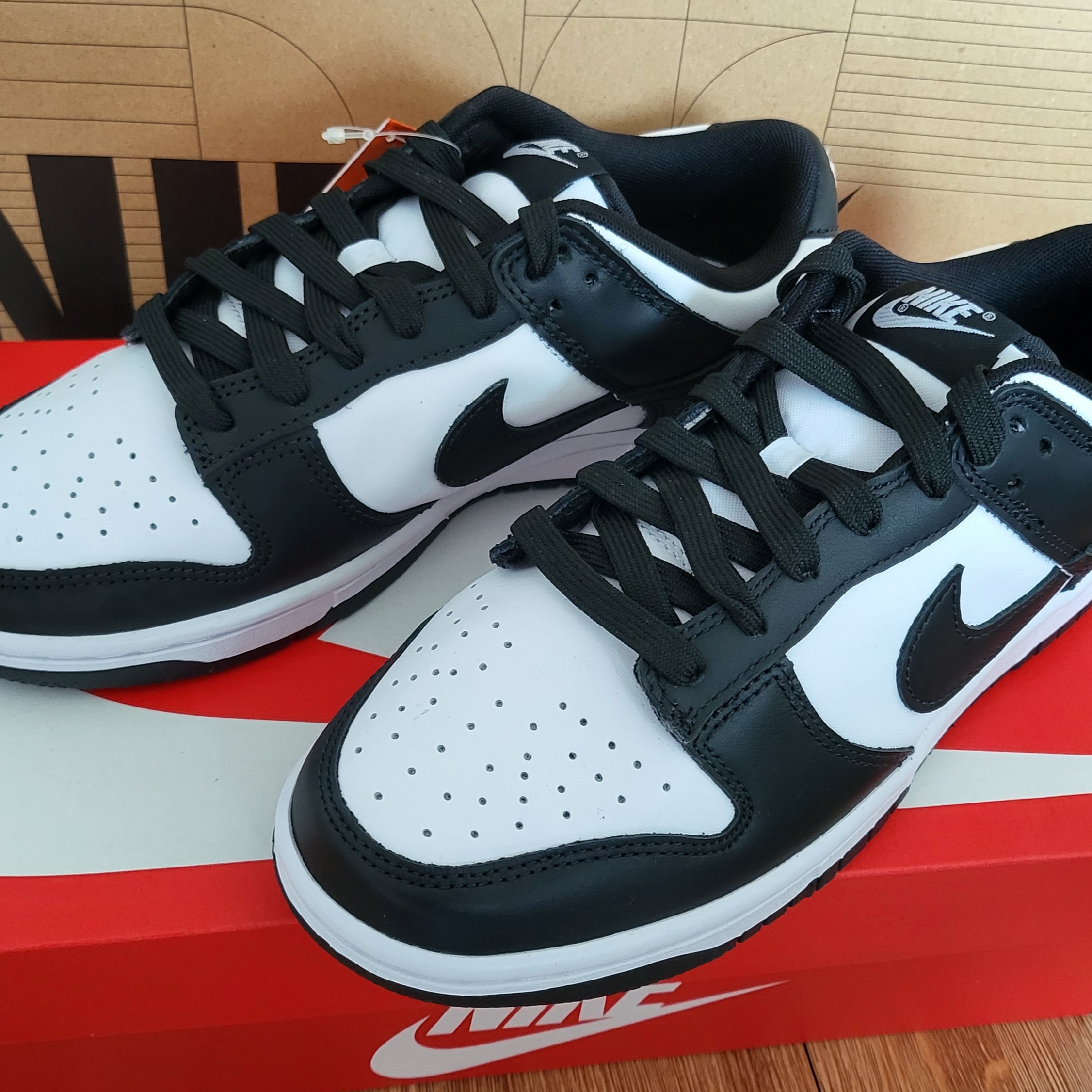 Nike Dunk Low Retro Black 착용 스타일 - 2