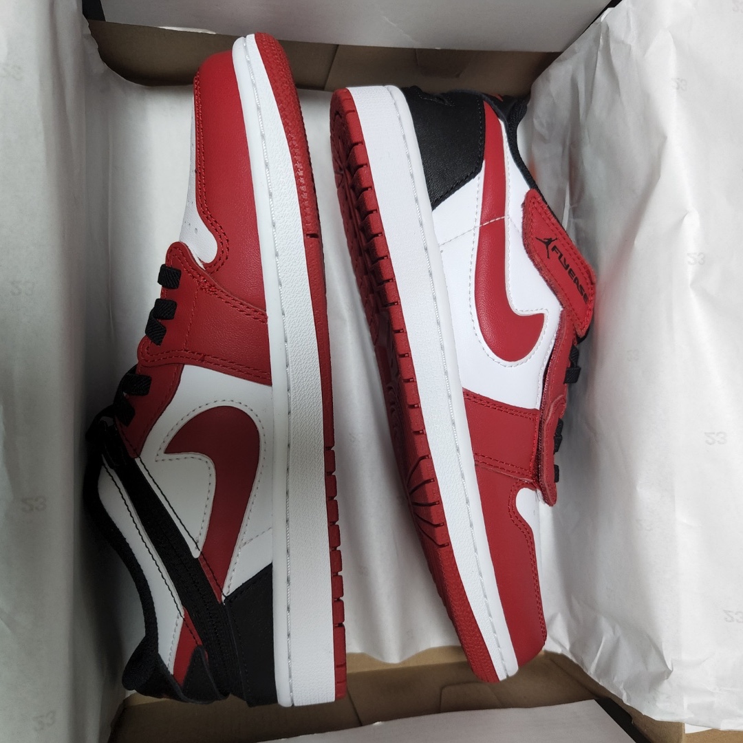 Jordan 1 Low Flyease Gym Red and Black 착용 스타일 - 3