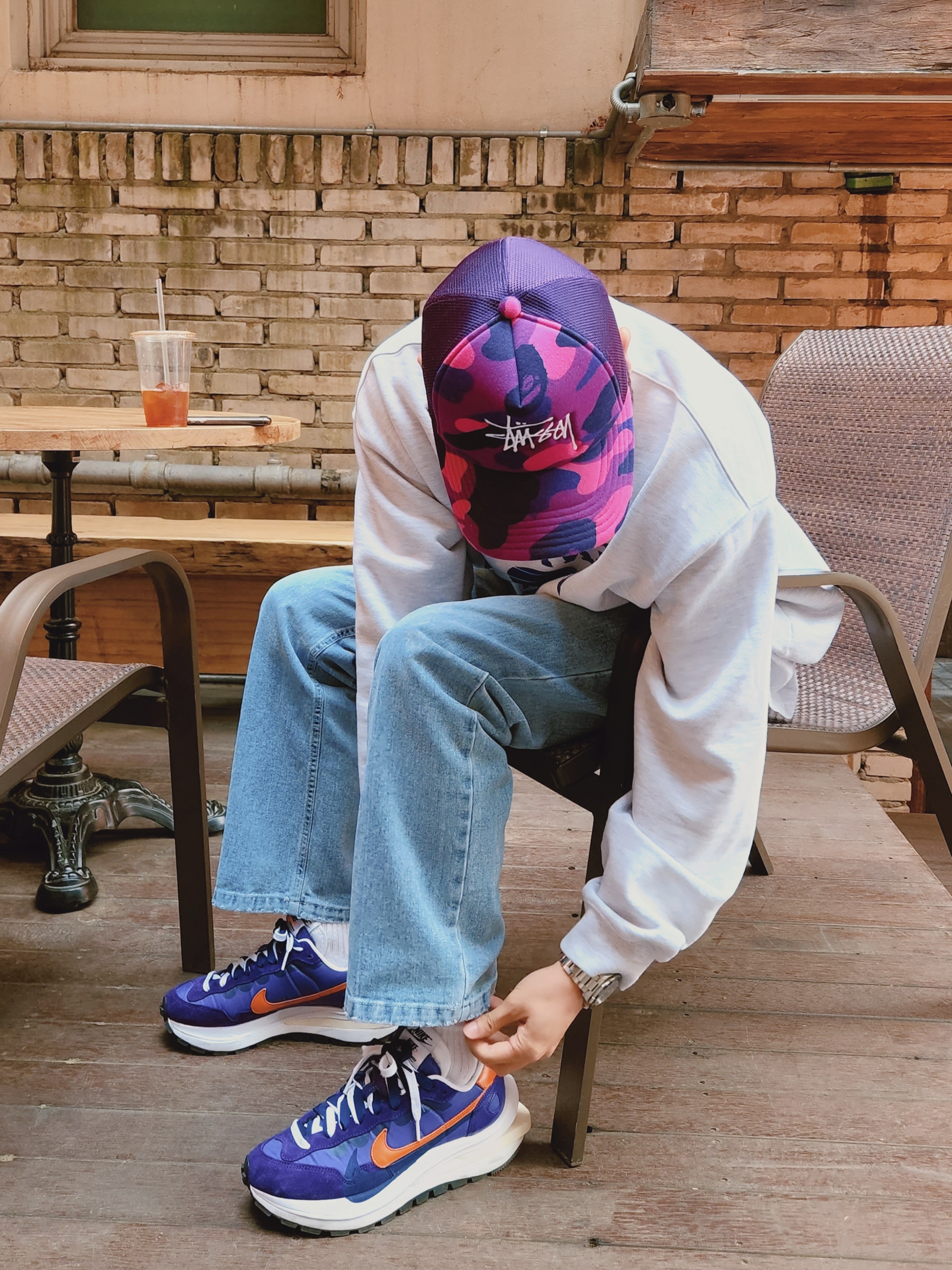 Nike x Sacai VaporWaffle Dark Iris, Stussy x BAPE Trucker Cap Purprle 착용 스타일 - 2