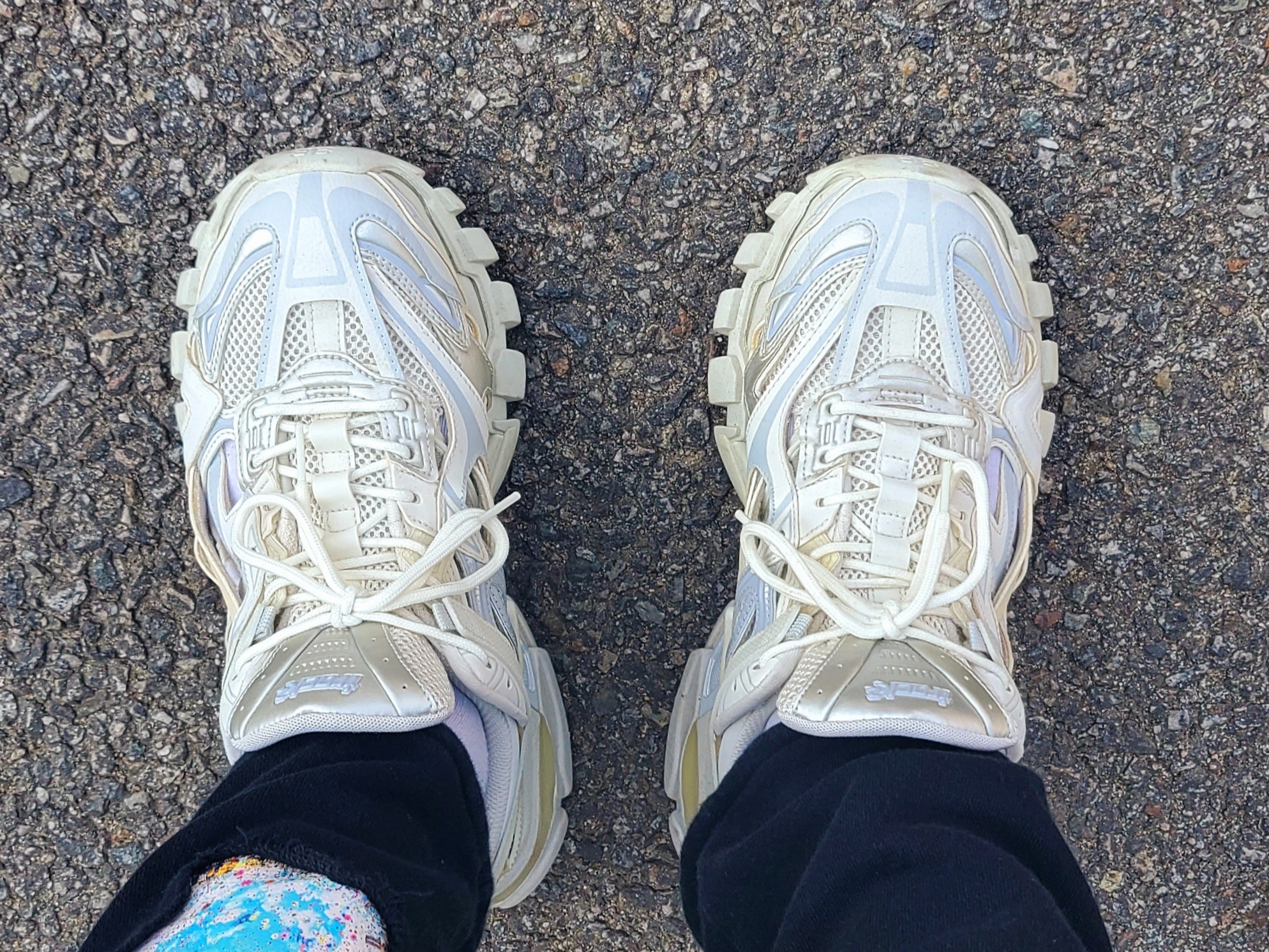 Balenciaga Track.2 Sneakers White 착용 스타일 - 4