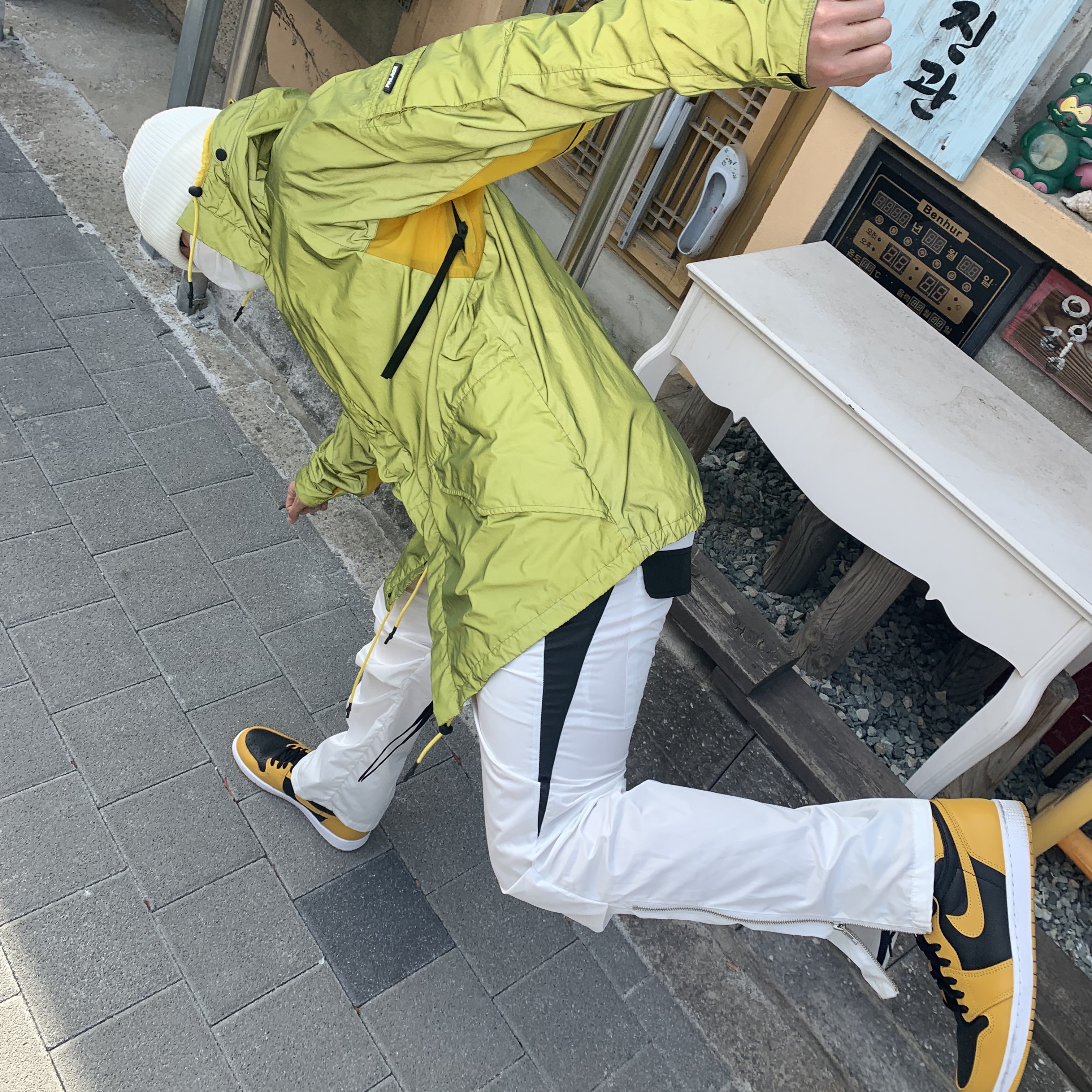 Jordan 1 Retro High OG Pollen 착용 스타일 - 4