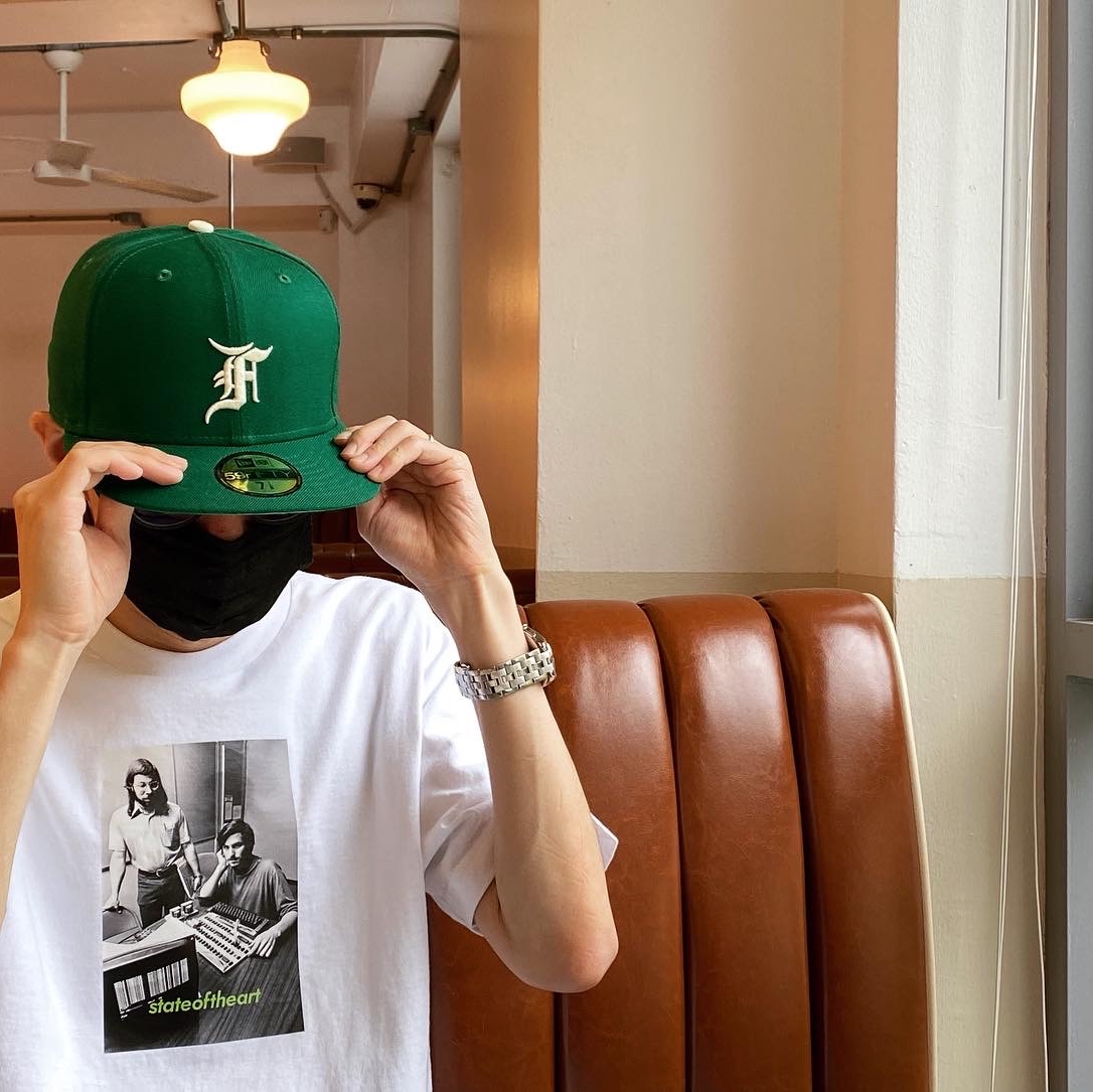Essentials x New Era Sized Cap Kelly Green 착용 스타일