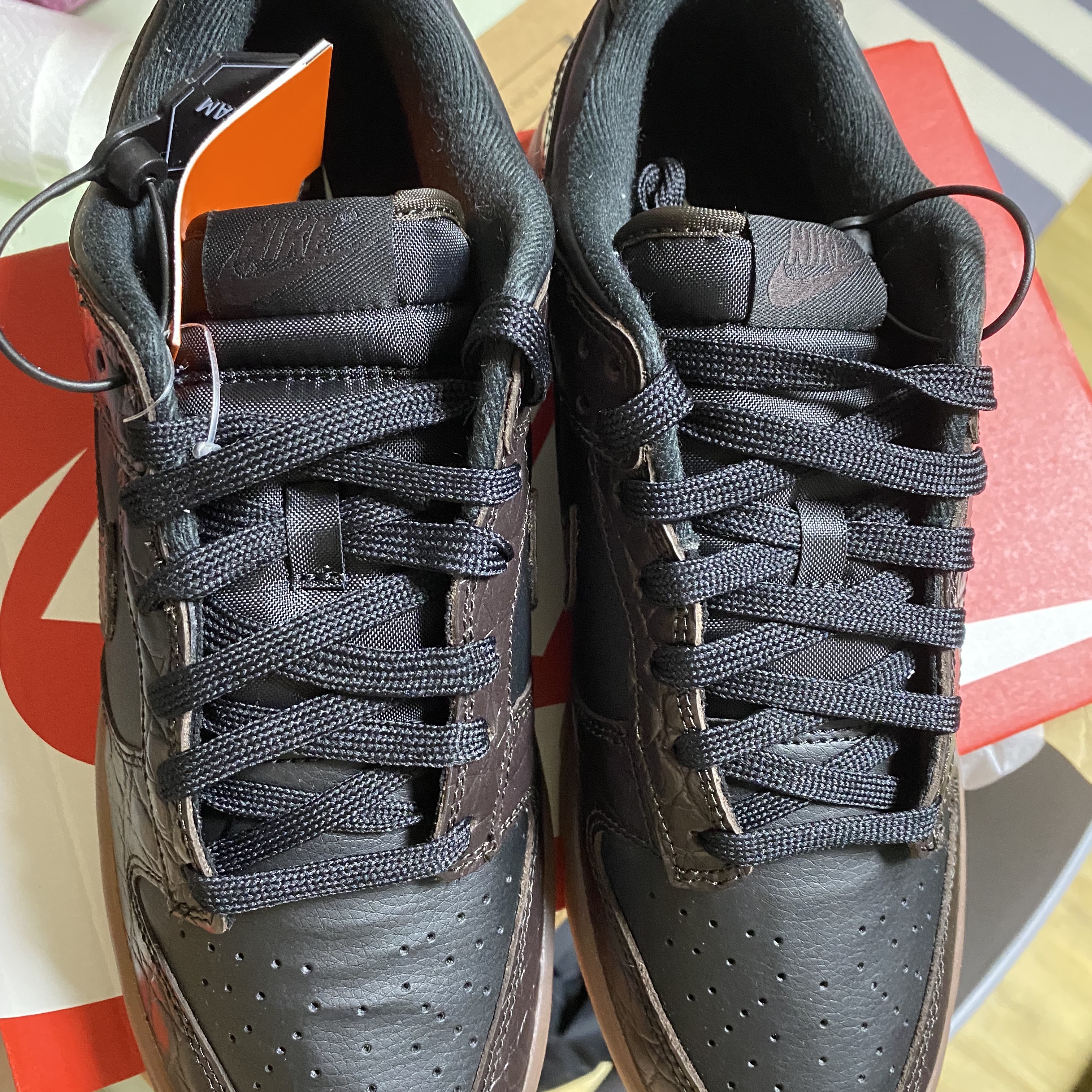 Nike Dunk Low SE Velvet Brown and Black 착용 스타일 - 3