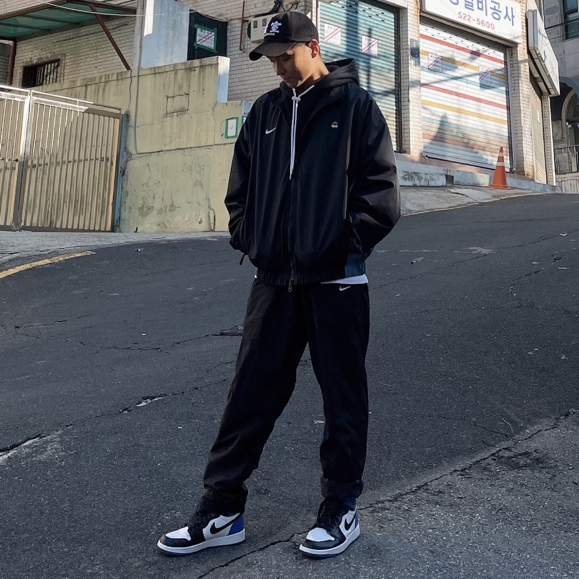Jordan 1 x Fragment Retro High OG, Nike M NRG Solo Swoosh Track Pants Black - Asia 착용 스타일