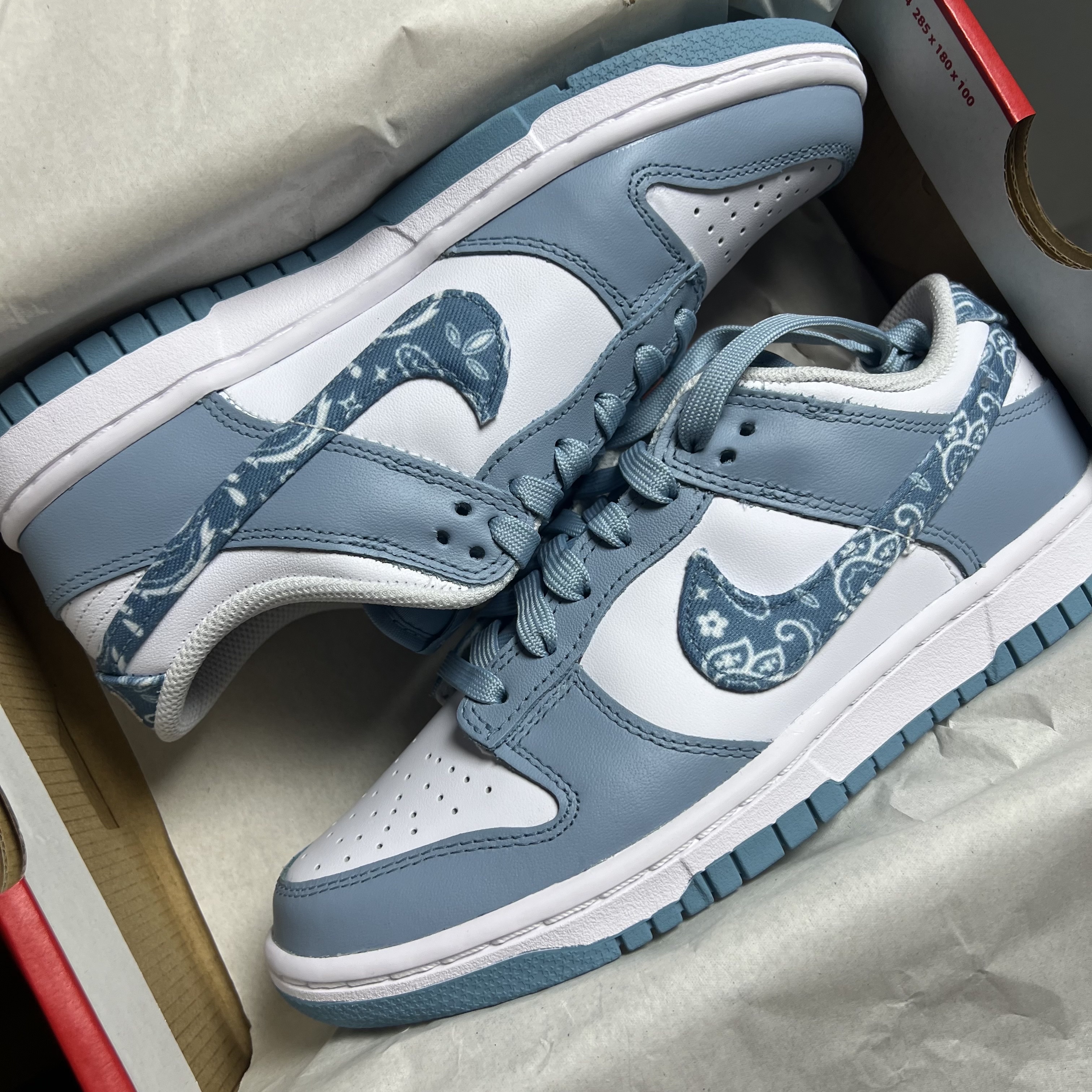 (W) Nike Dunk Low Essential Blue Paisley 착용 스타일