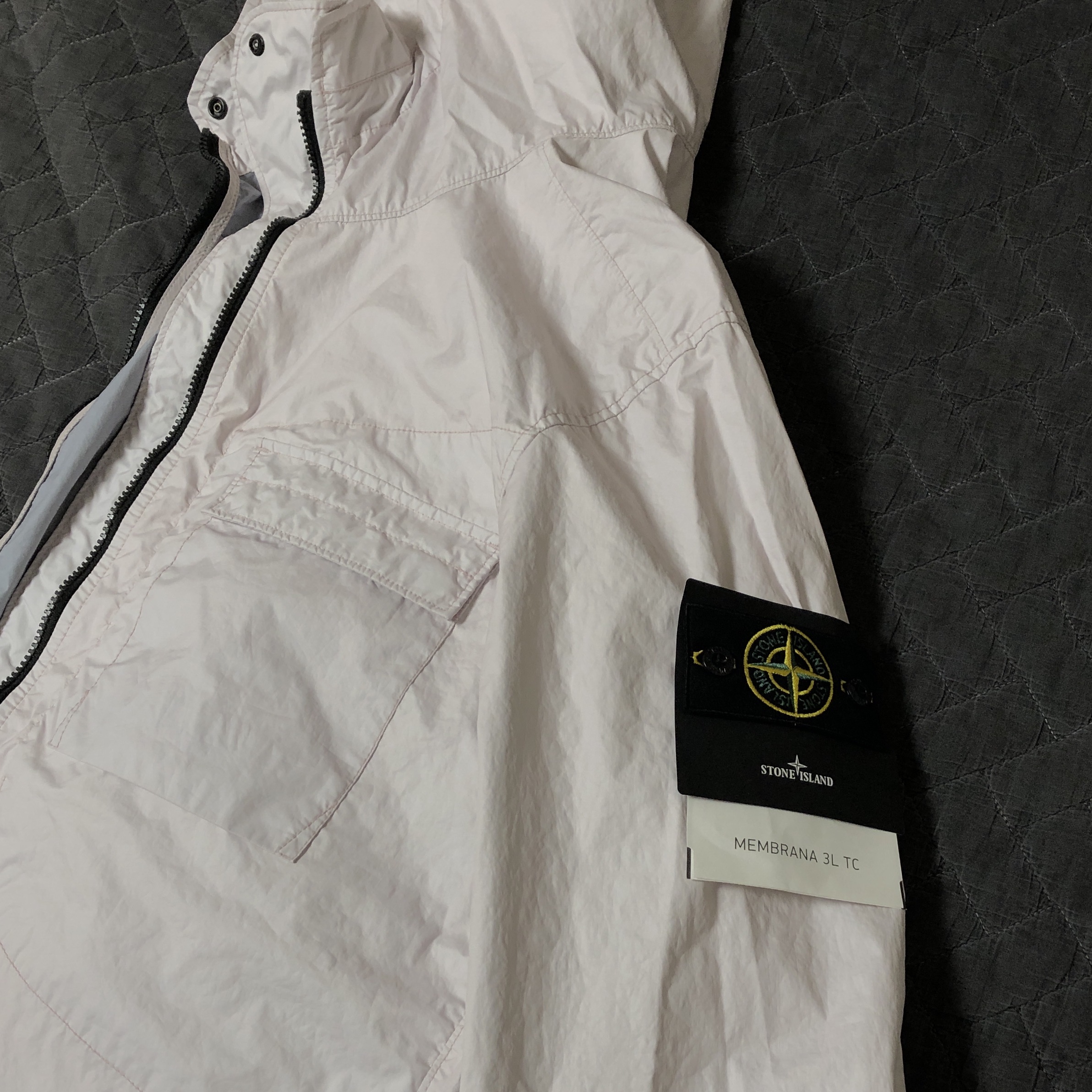 Stone Island 40223 Membrana 3L TC Garment Dyed Hooded Jacket Rose - 22SS 착용 스타일