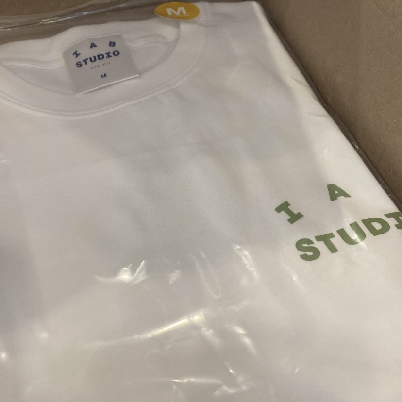 IAB Studio T-Shirt White Light Green 착용 스타일