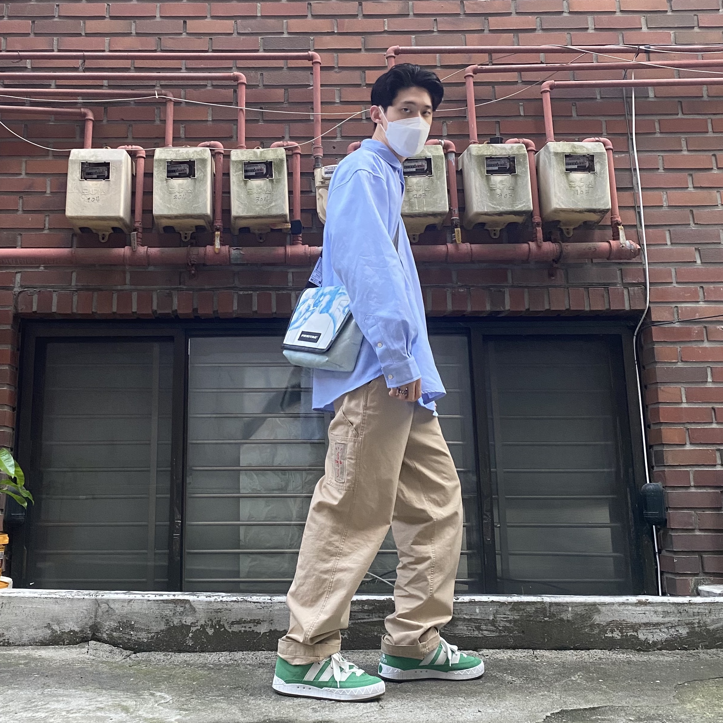 Adidas Adimatic Green, Jordan x Travis Scott Canvas Pants - Asia 착용 스타일 - 1