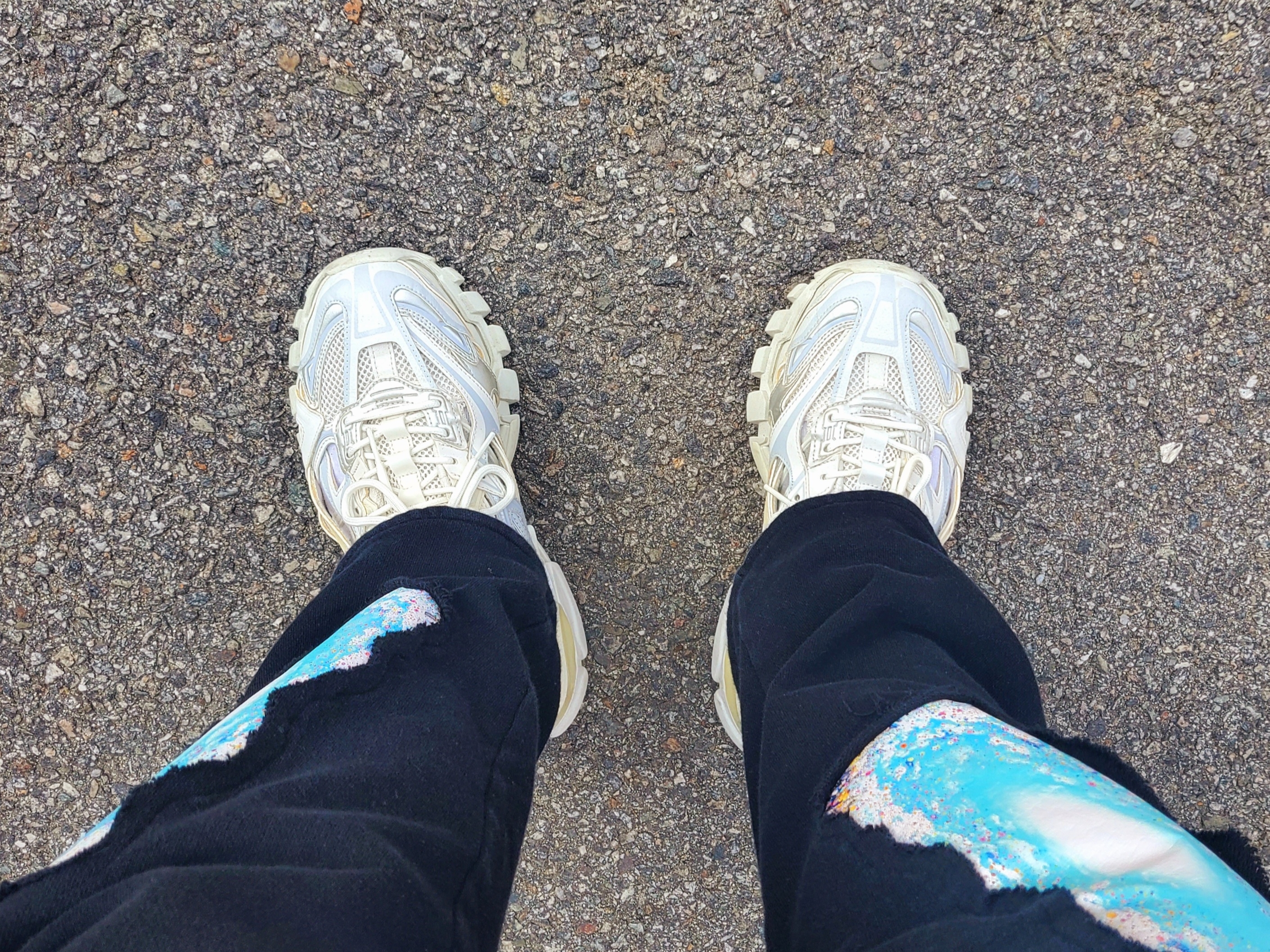 Balenciaga Track.2 Sneakers White 착용 스타일 - 1