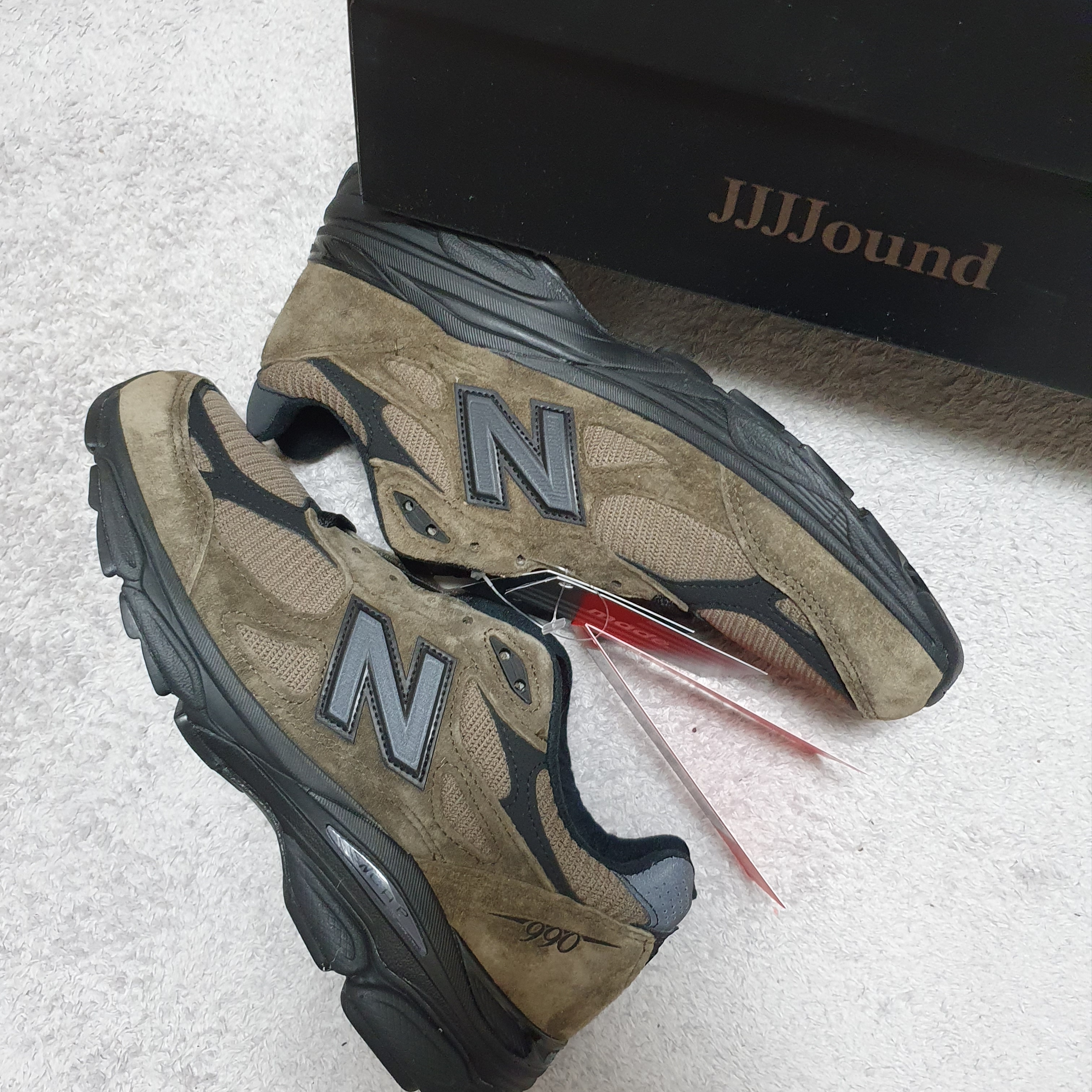 New Balance x JJJJound 990v3 Brown Black 착용 스타일 - 1