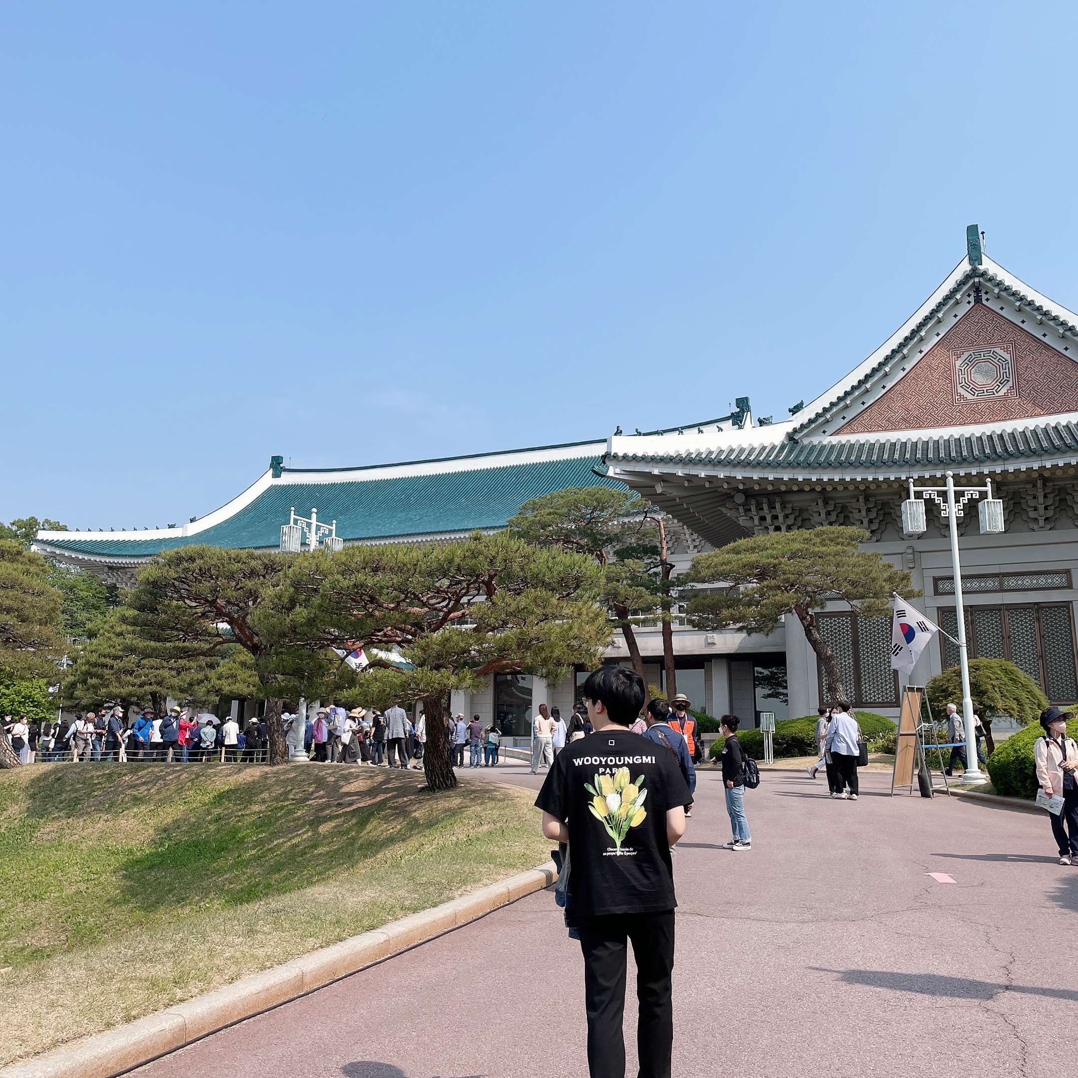 Wooyoungmi Flower Print Back Logo T-Shirt Black - 22SS, Vans Style 36 Marshmallow Jolly Green 착용 스타일