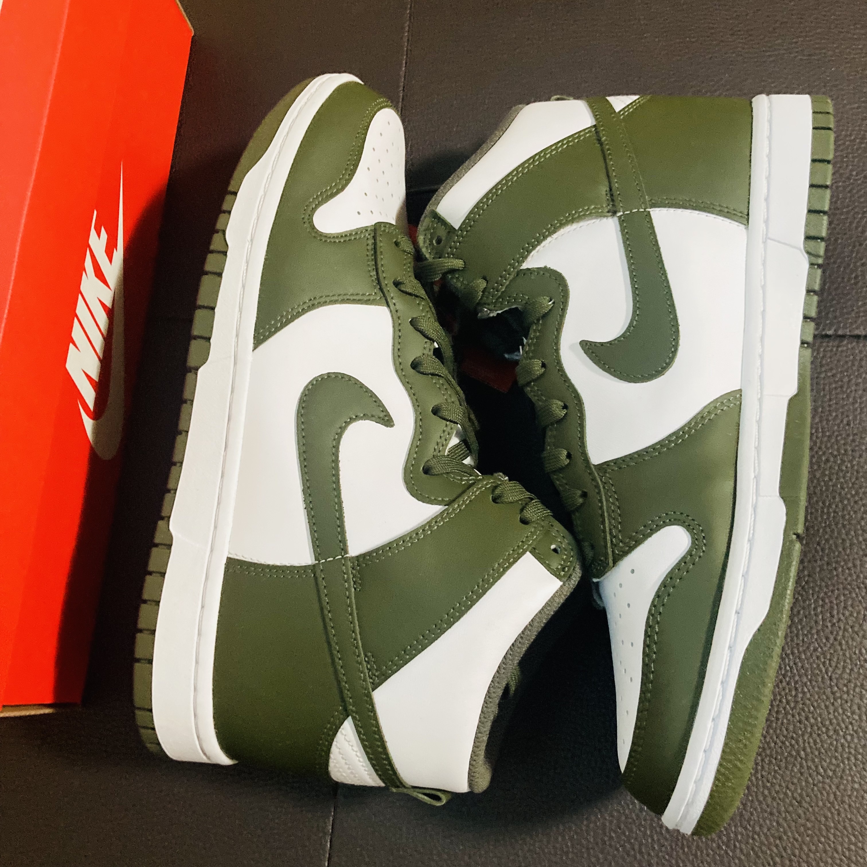 Nike Dunk High Retro Championship Khaki 착용 스타일 - 2