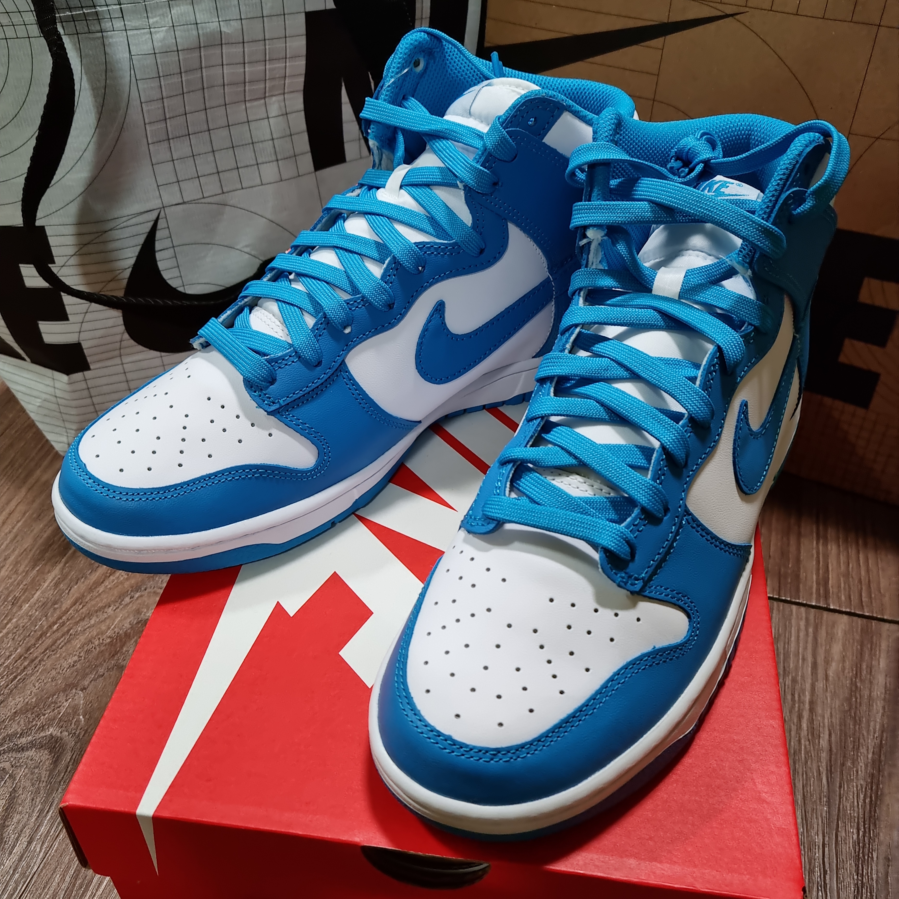Nike Dunk High Retro Championship Blue 착용 스타일 - 1