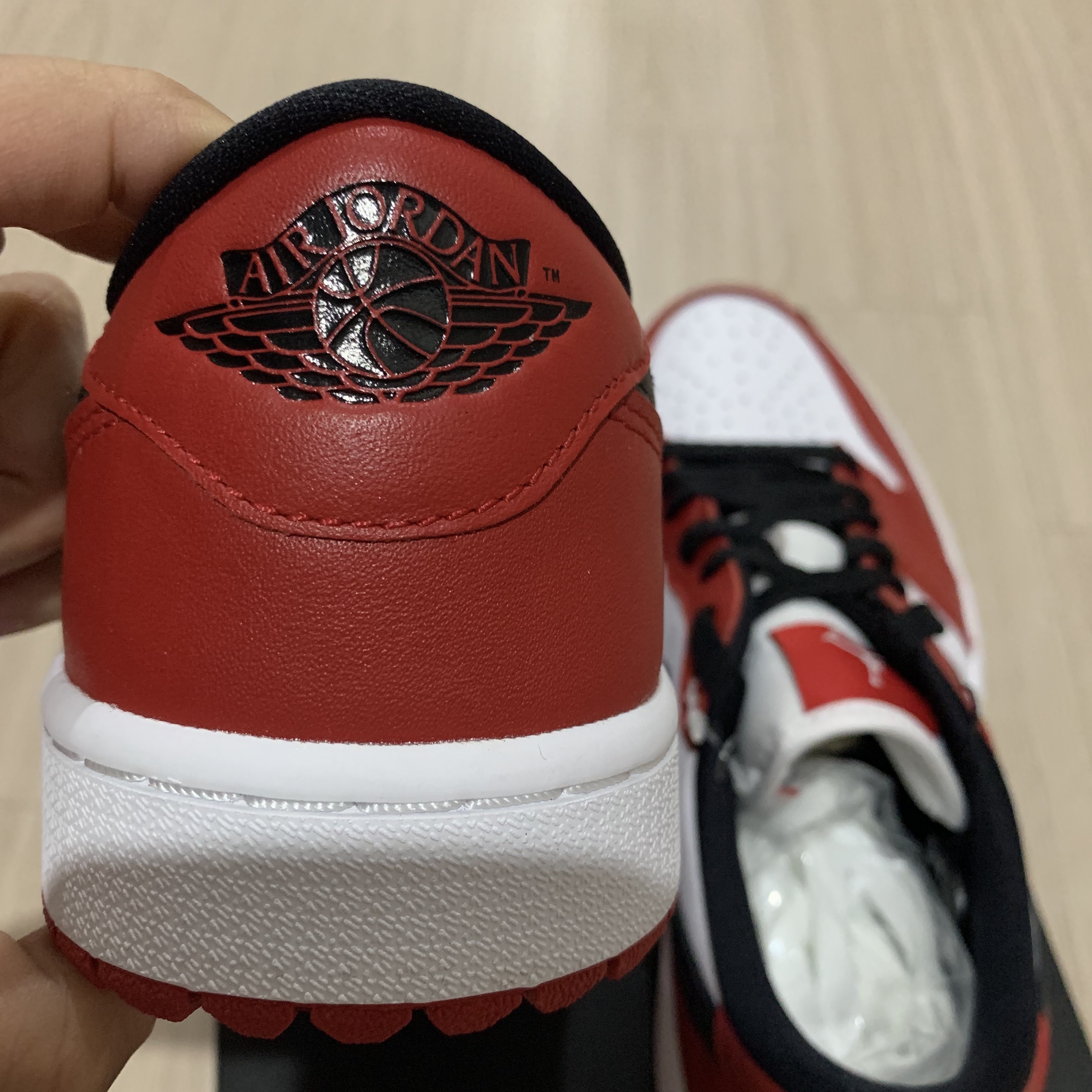 Jordan 1 Low Golf Chicago 착용 스타일 - 3