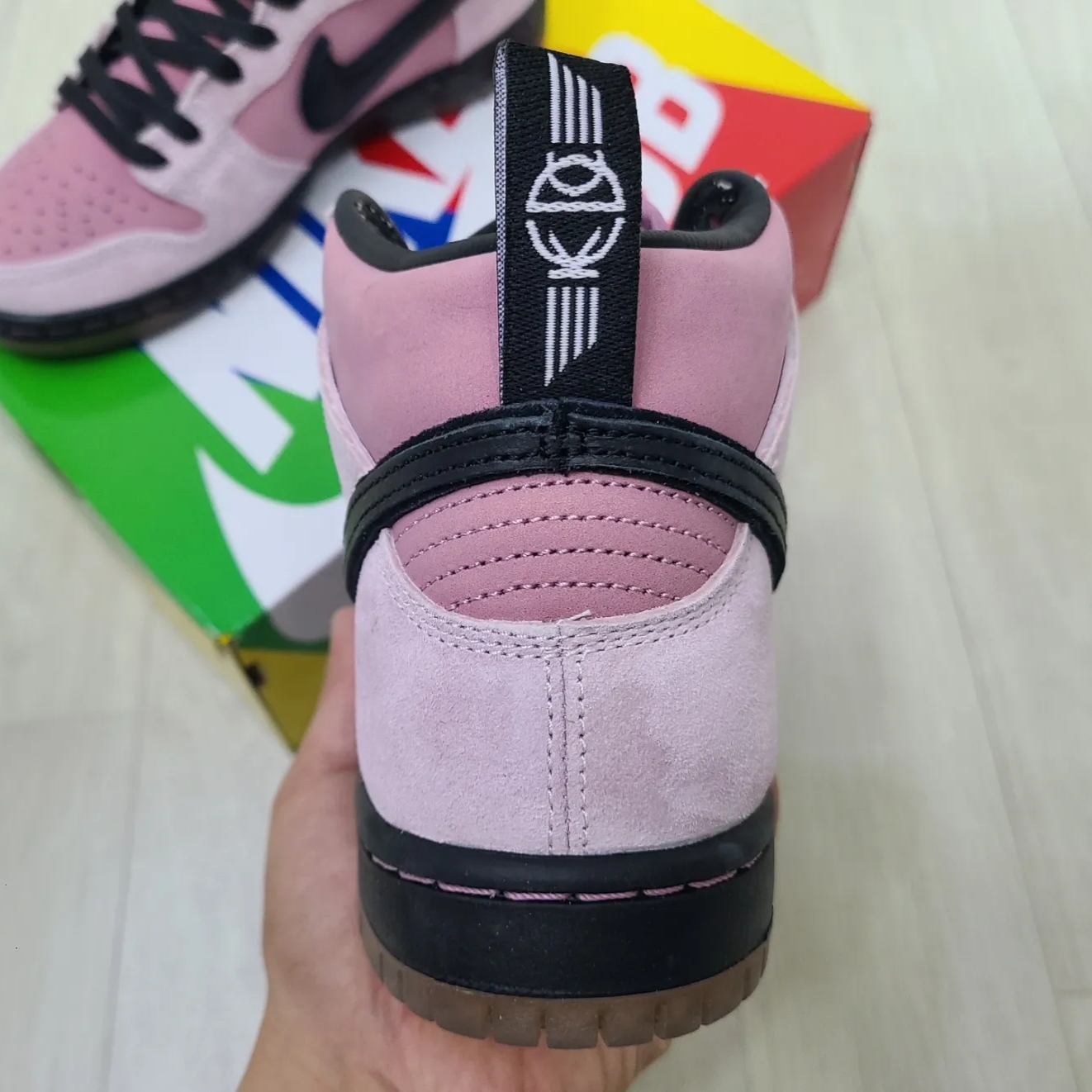 Nike x KCDC SB Dunk High Pro QS Elemental Pink 착용 스타일 - 3