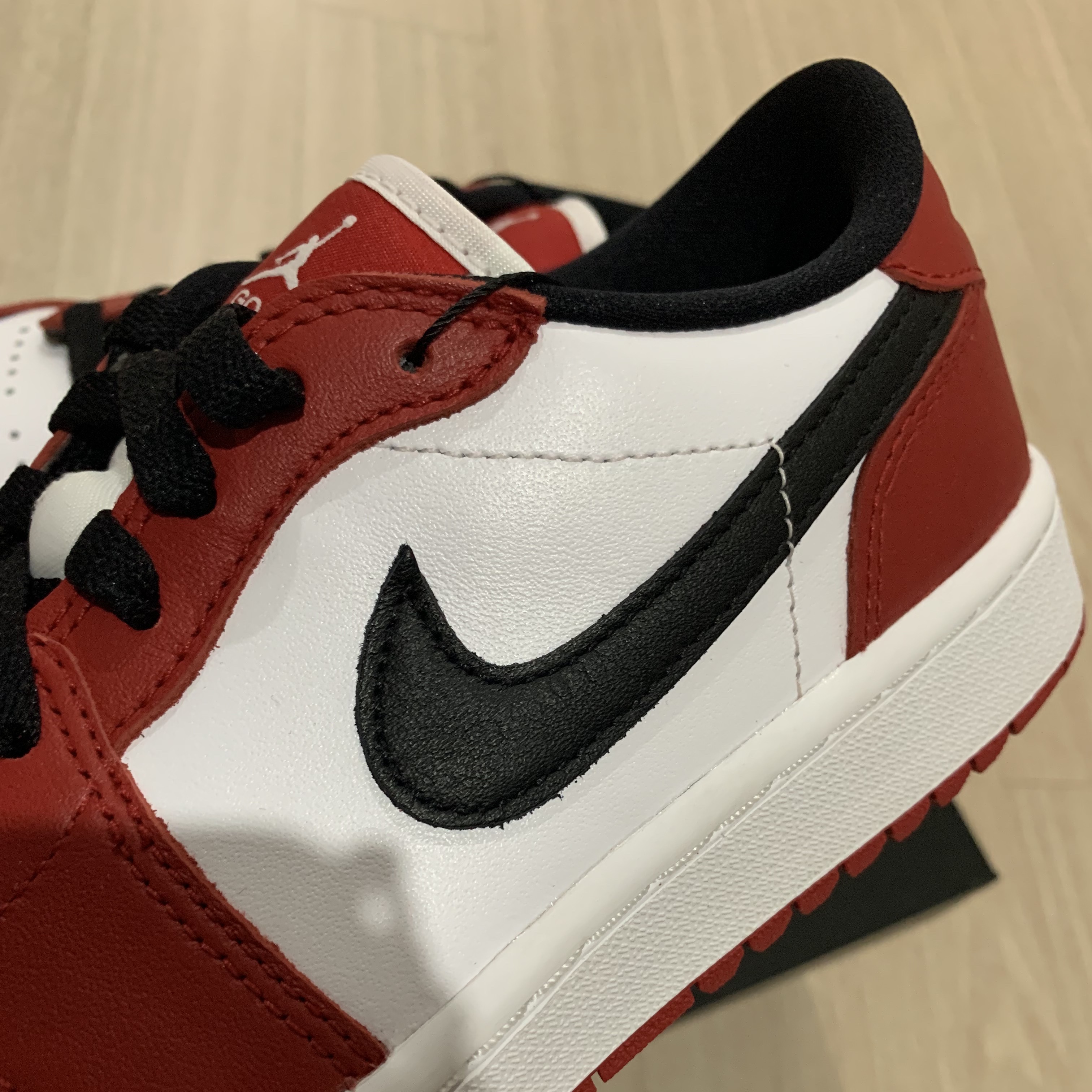 Jordan 1 Low Golf Chicago 착용 스타일 - 2
