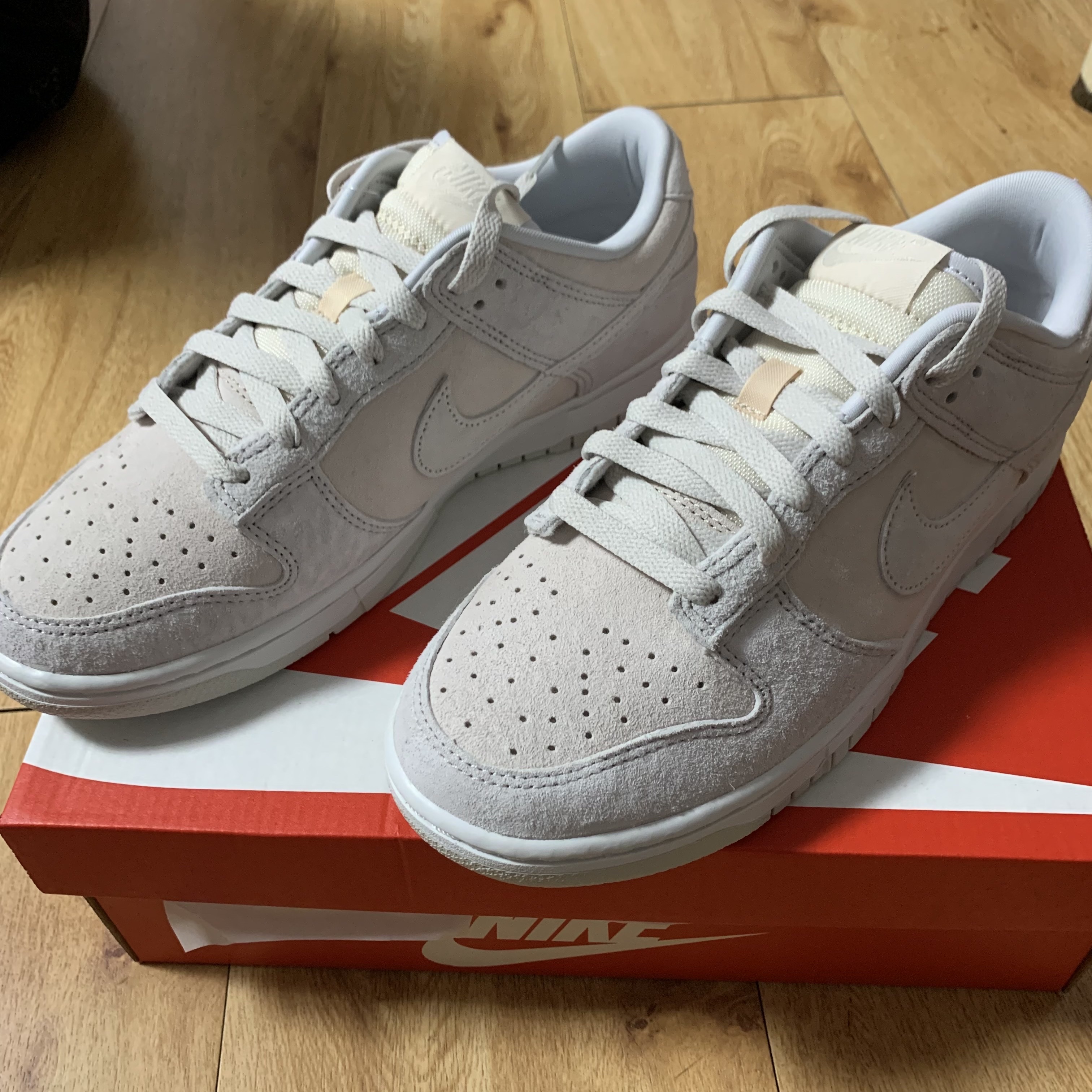 Nike Dunk Low Retro PRM Vast Grey 착용 스타일