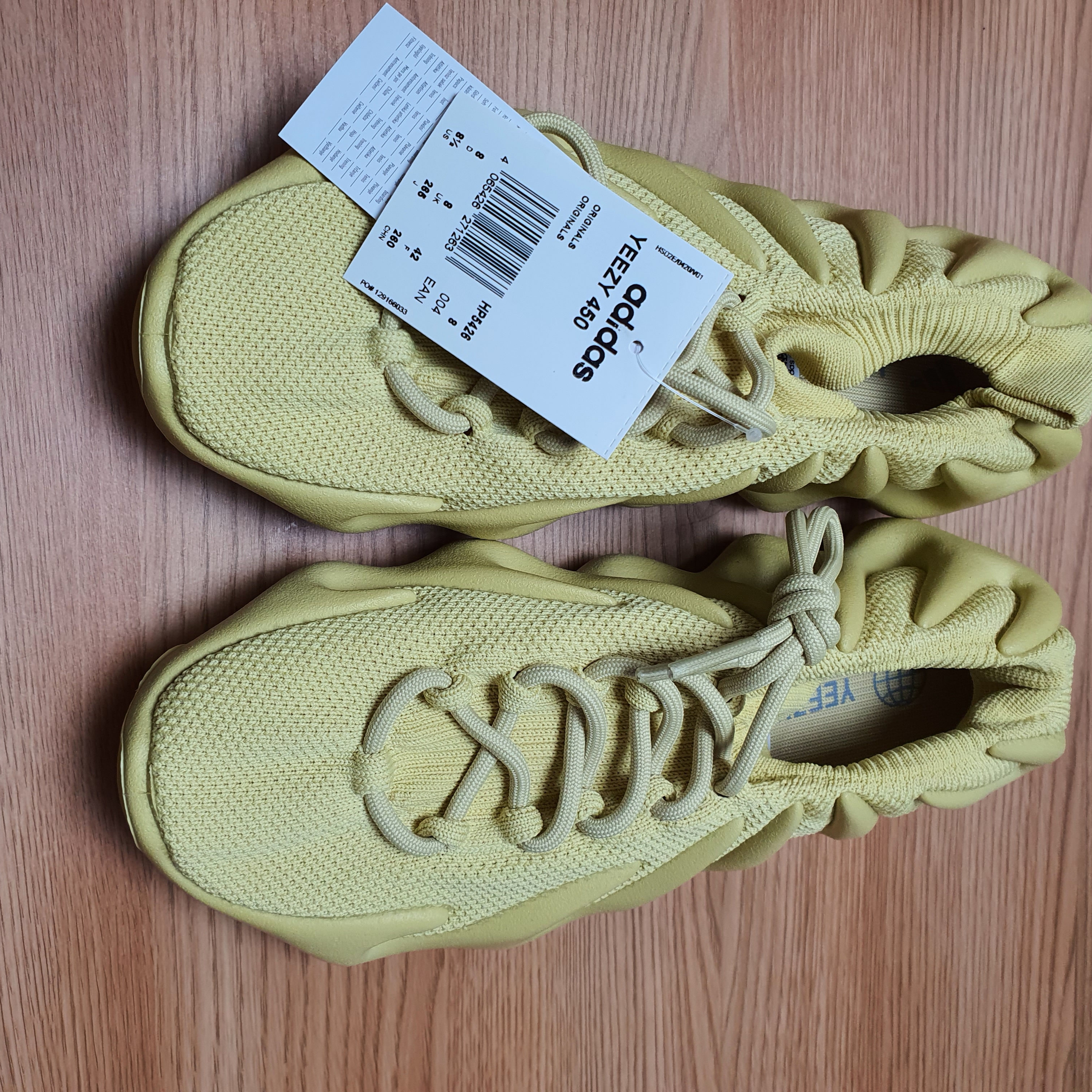 Adidas Yeezy 450 Sulfur 착용 스타일