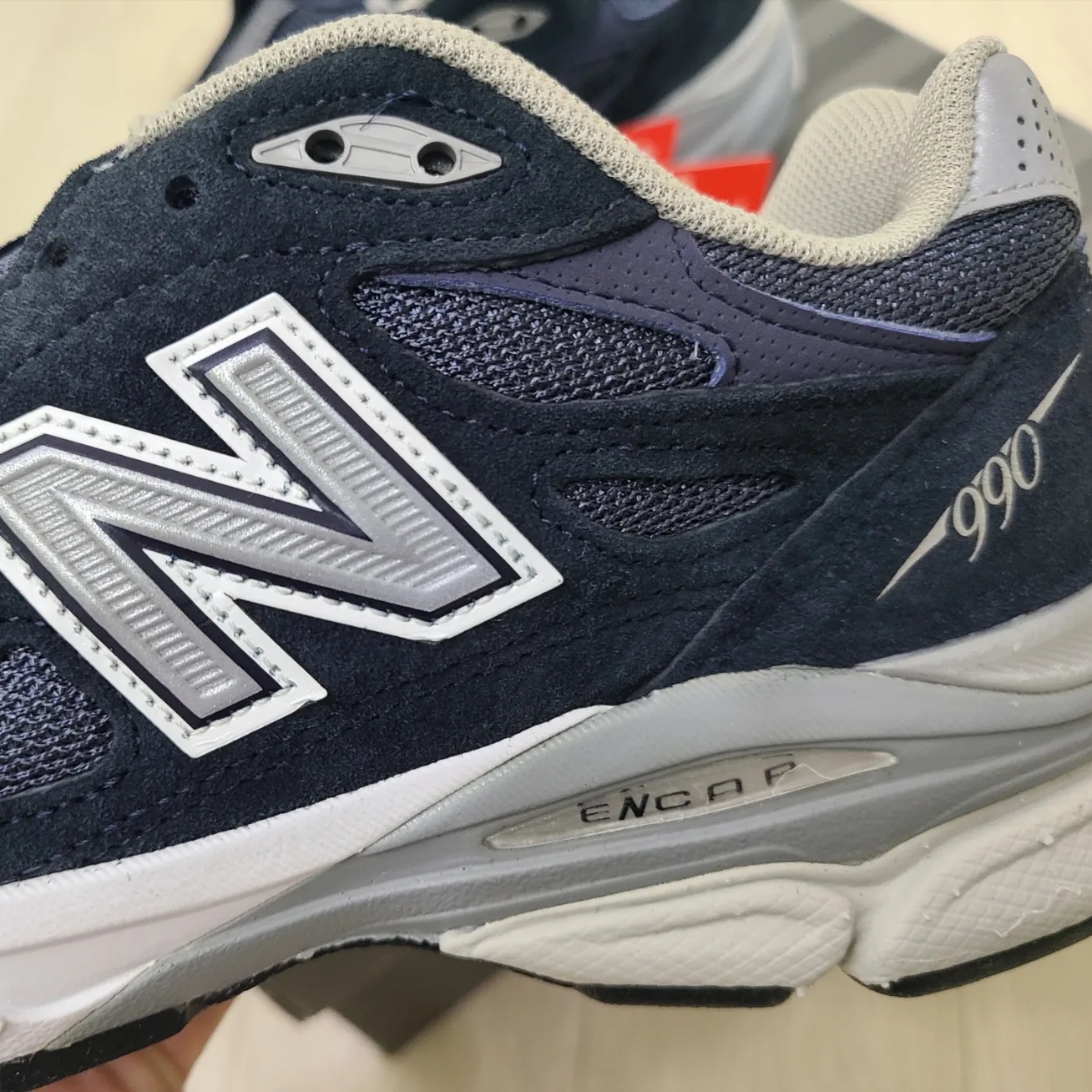 New Balance 990v3 Made in USA Black - D Standard 착용 스타일 - 3