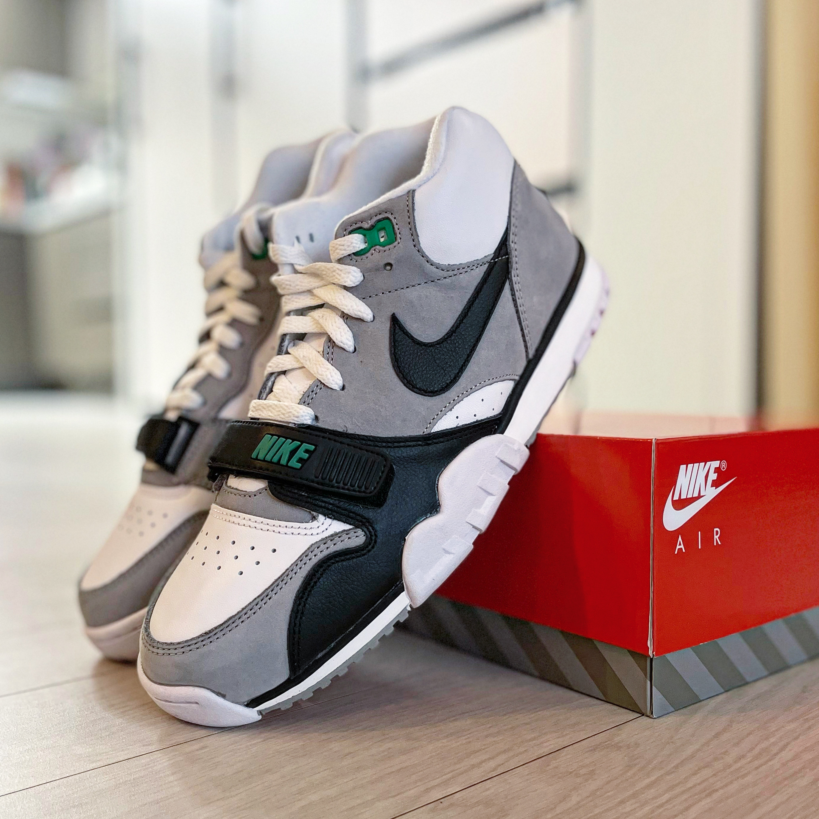 Nike Air Trainer 1 Chlorophyll 착용 스타일