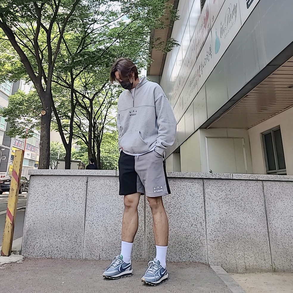 Nike x Sacai x Clot LDWaffle Cool Grey 착용 스타일 - 2