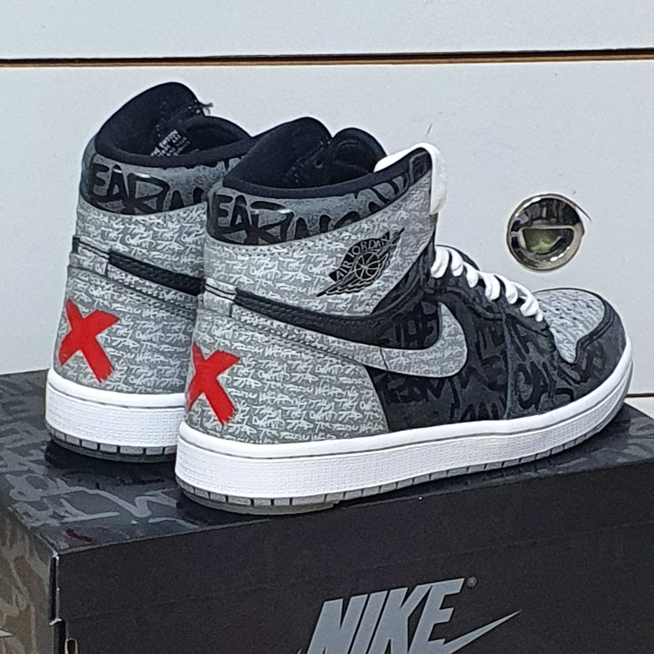 Jordan 1 Retro High OG Rebellionaire 착용 스타일 - 2