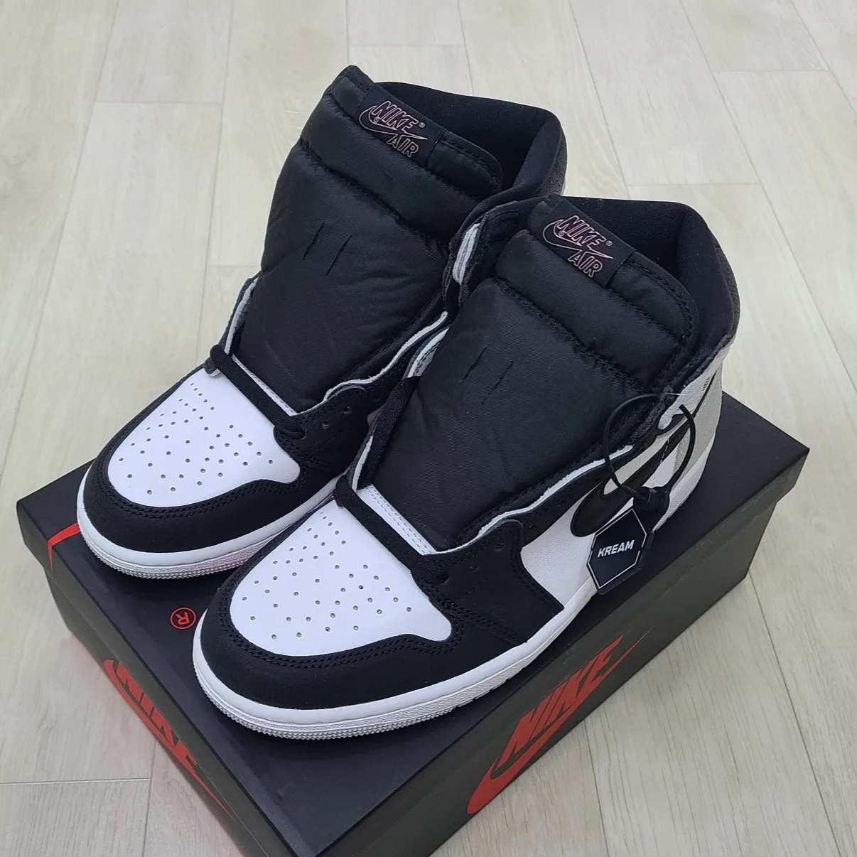 Jordan 1 Retro High OG Bleached Coral 착용 스타일 - 2