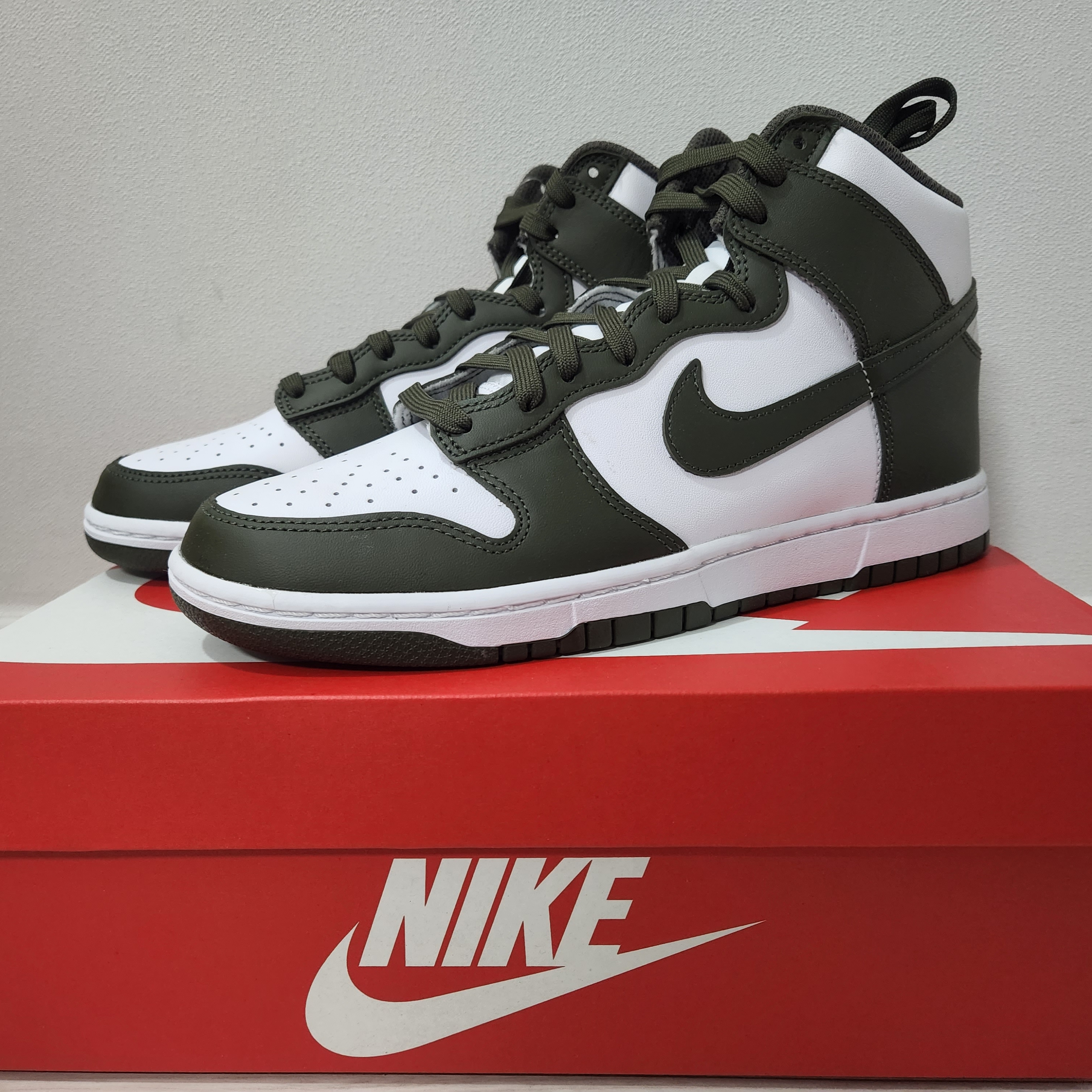 Nike Dunk High Retro Championship Khaki 착용 스타일 - 2