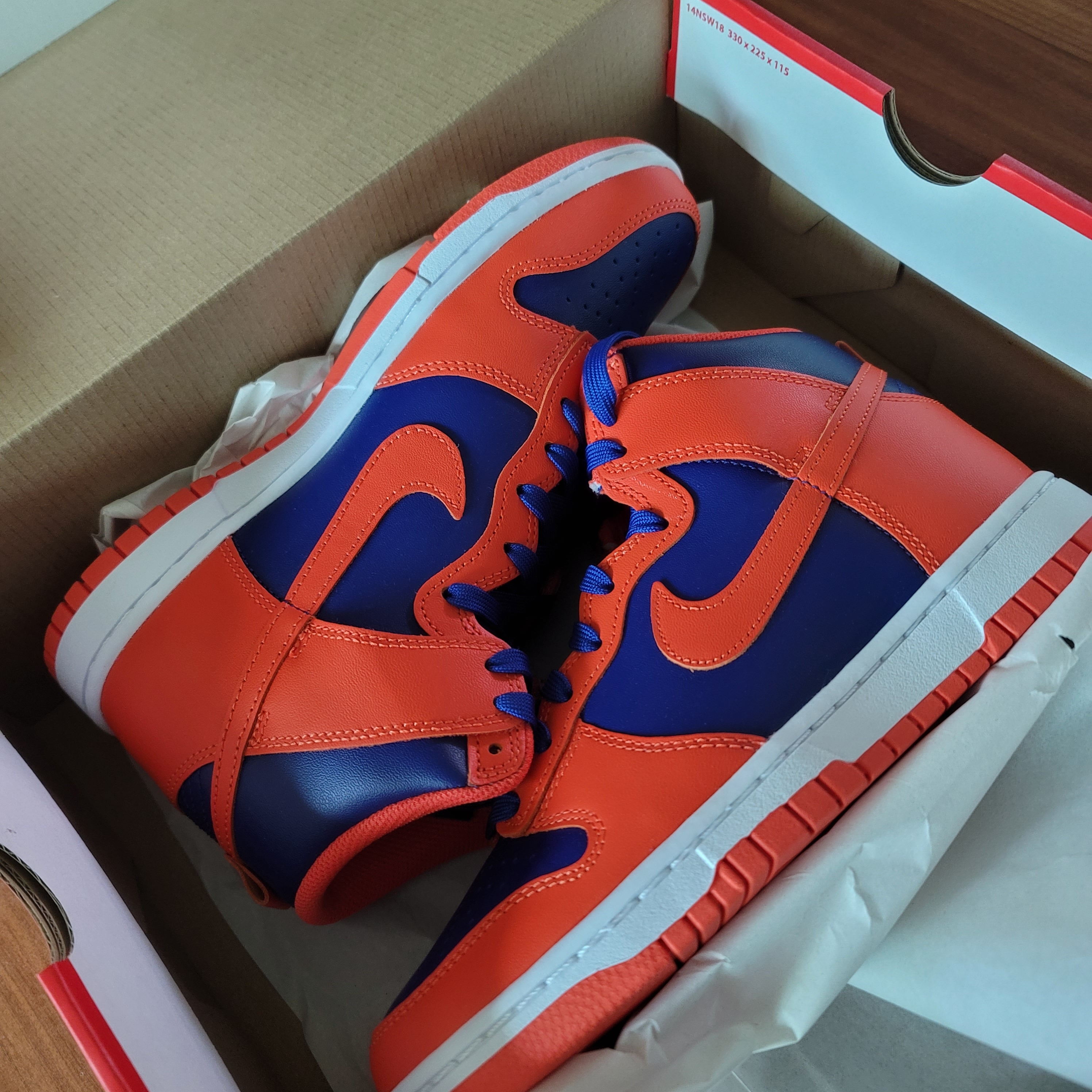 Nike Dunk High Retro Orange and Deep Royal 착용 스타일