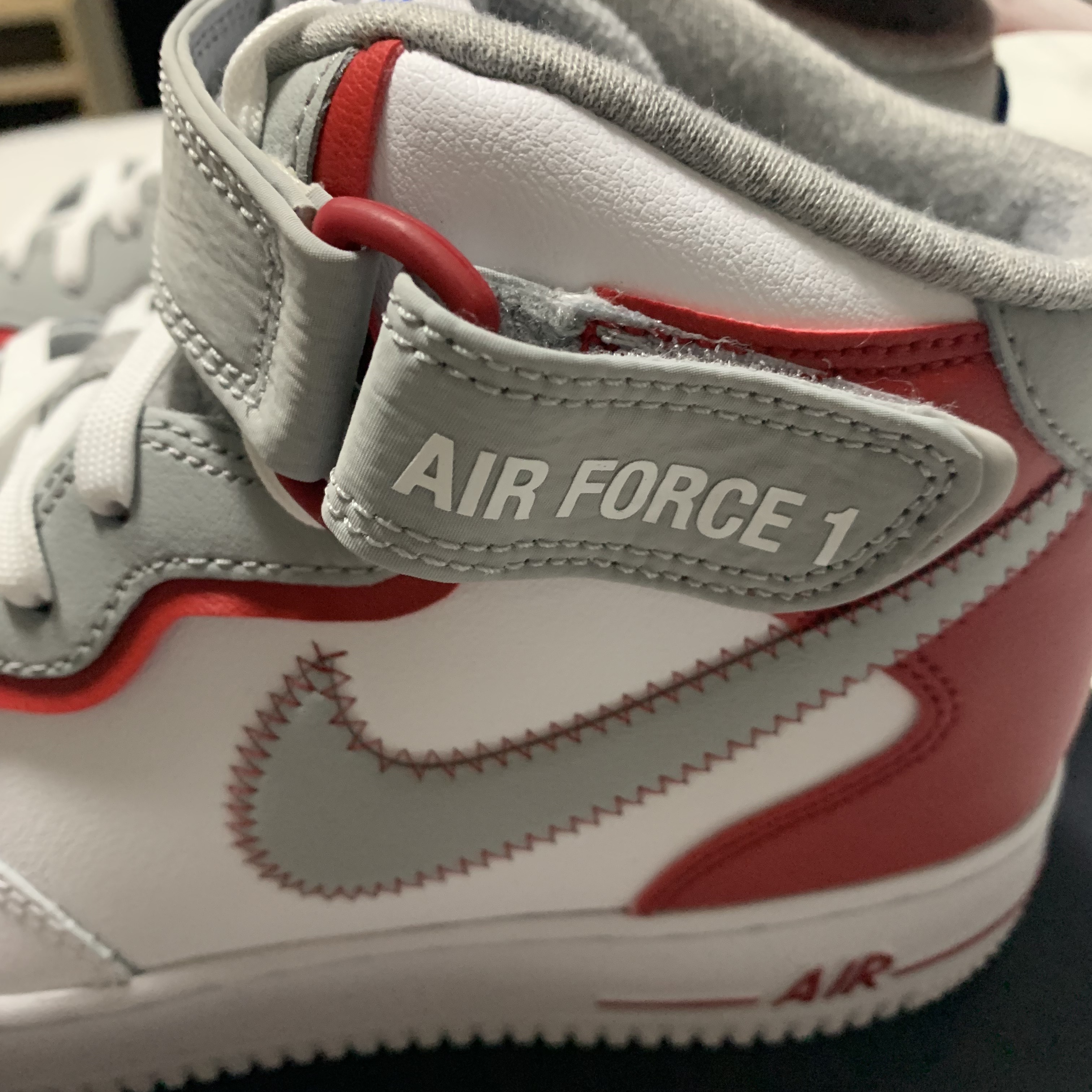 Nike Air Force 1 Mid '07 LV8 Athletic Club White Gym Red 착용 스타일 - 3