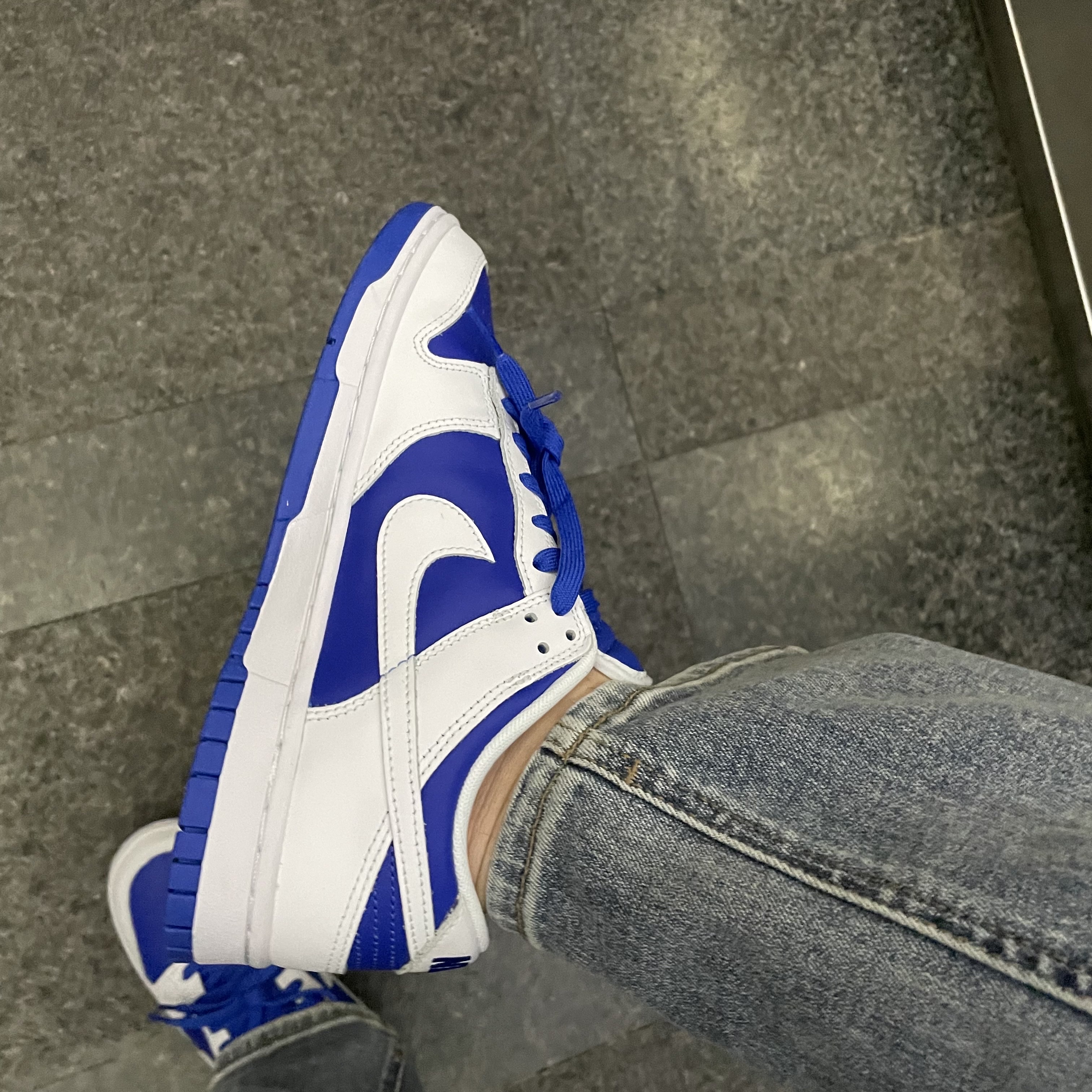 Nike Dunk Low Retro Racer Blue and White 착용 스타일 - 2