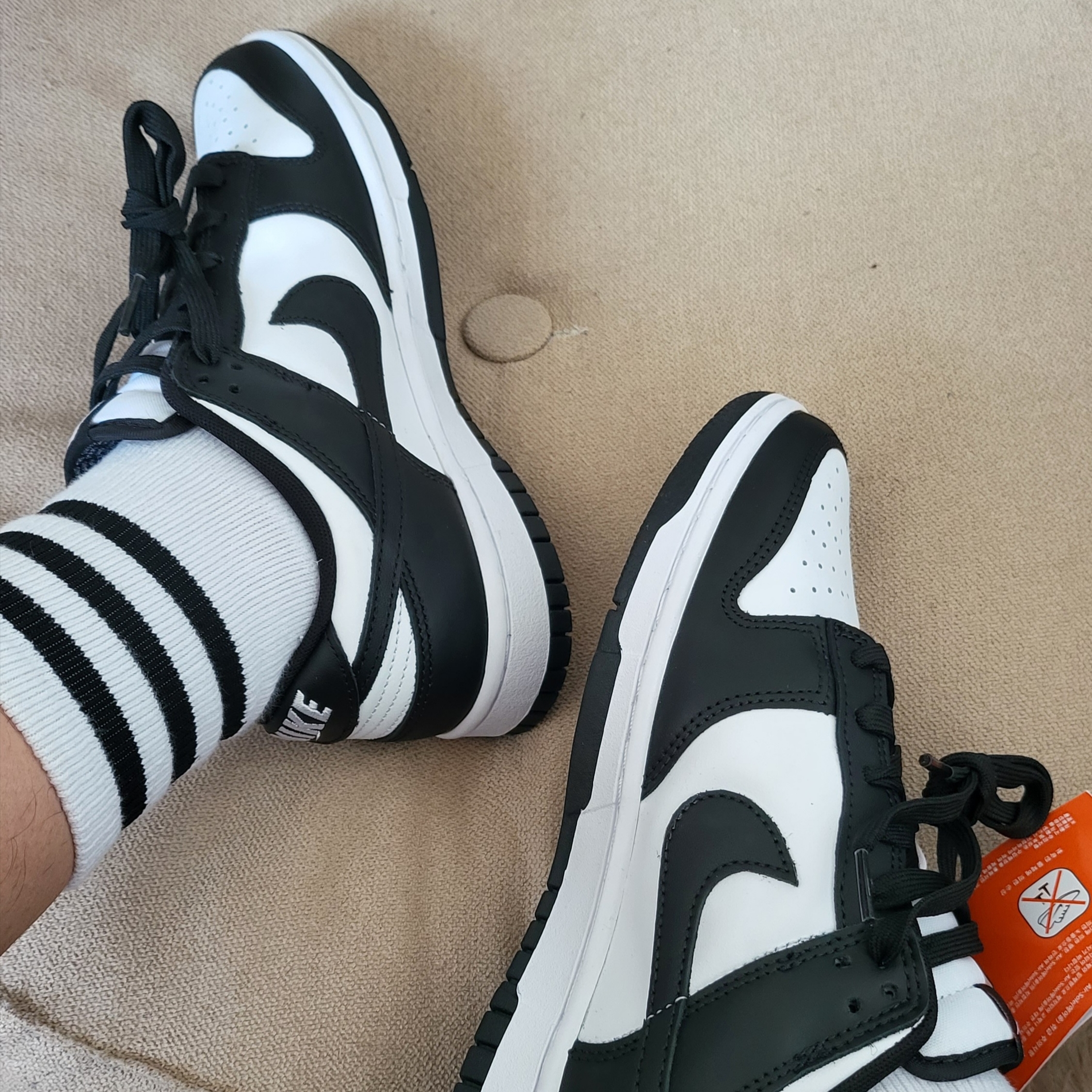 Nike Dunk Low Retro Black 착용 스타일 - 4