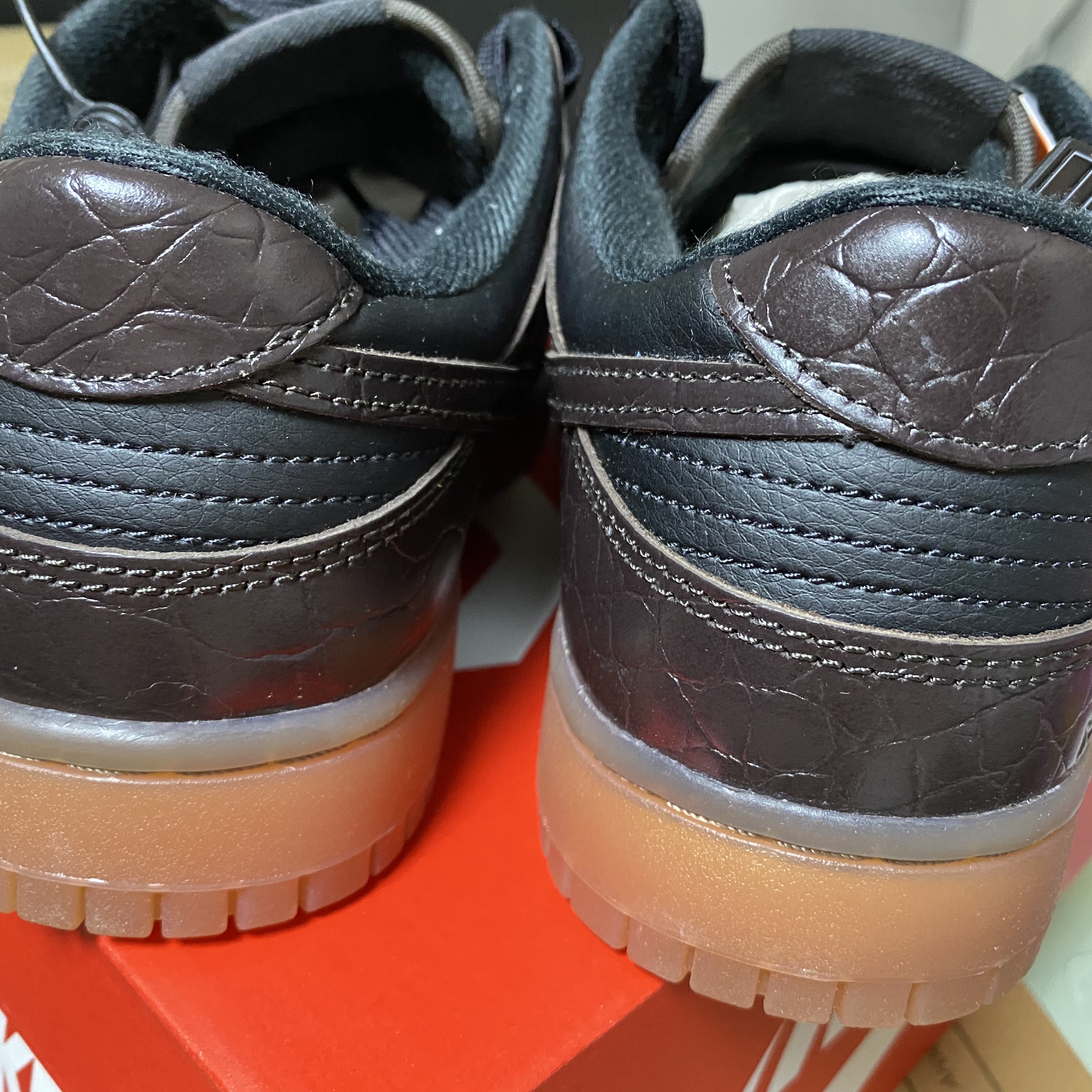 Nike Dunk Low SE Velvet Brown and Black 착용 스타일 - 1