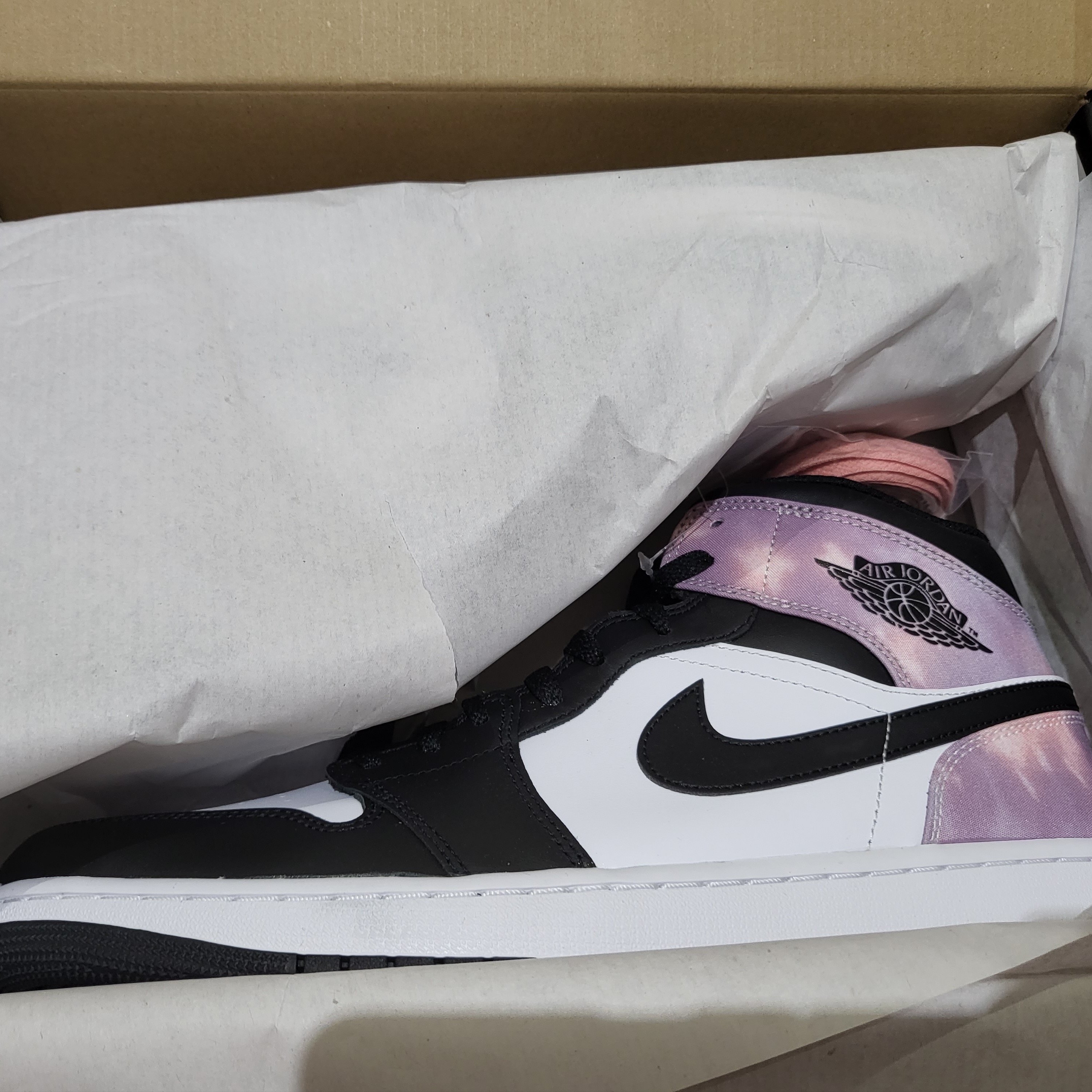 Jordan 1 Mid White Black Tie-Dye 착용 스타일 - 2