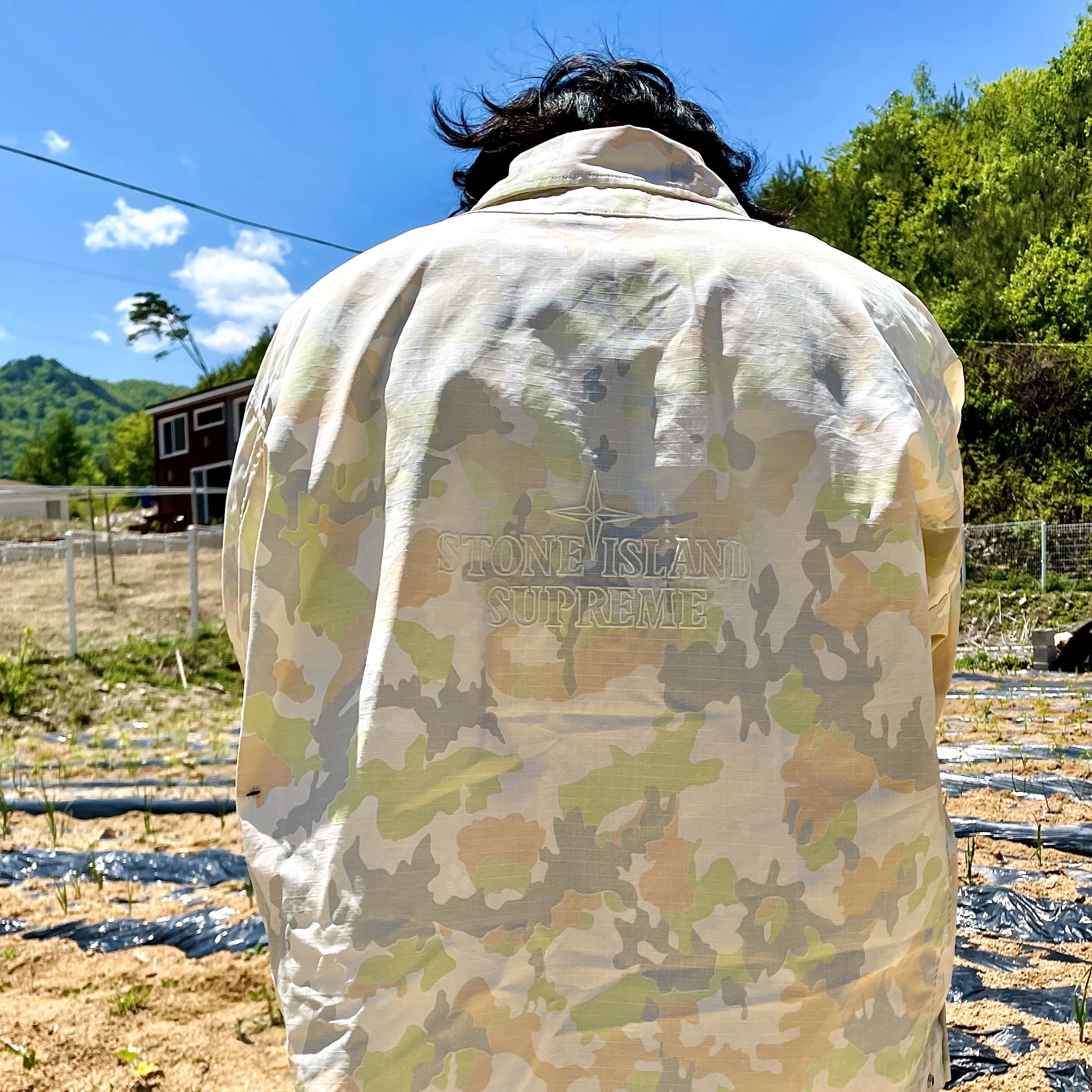 Supreme x Stone Island Reactive Ice Camo Ripstop Jacket Tan - 22SS 착용 스타일 - 4