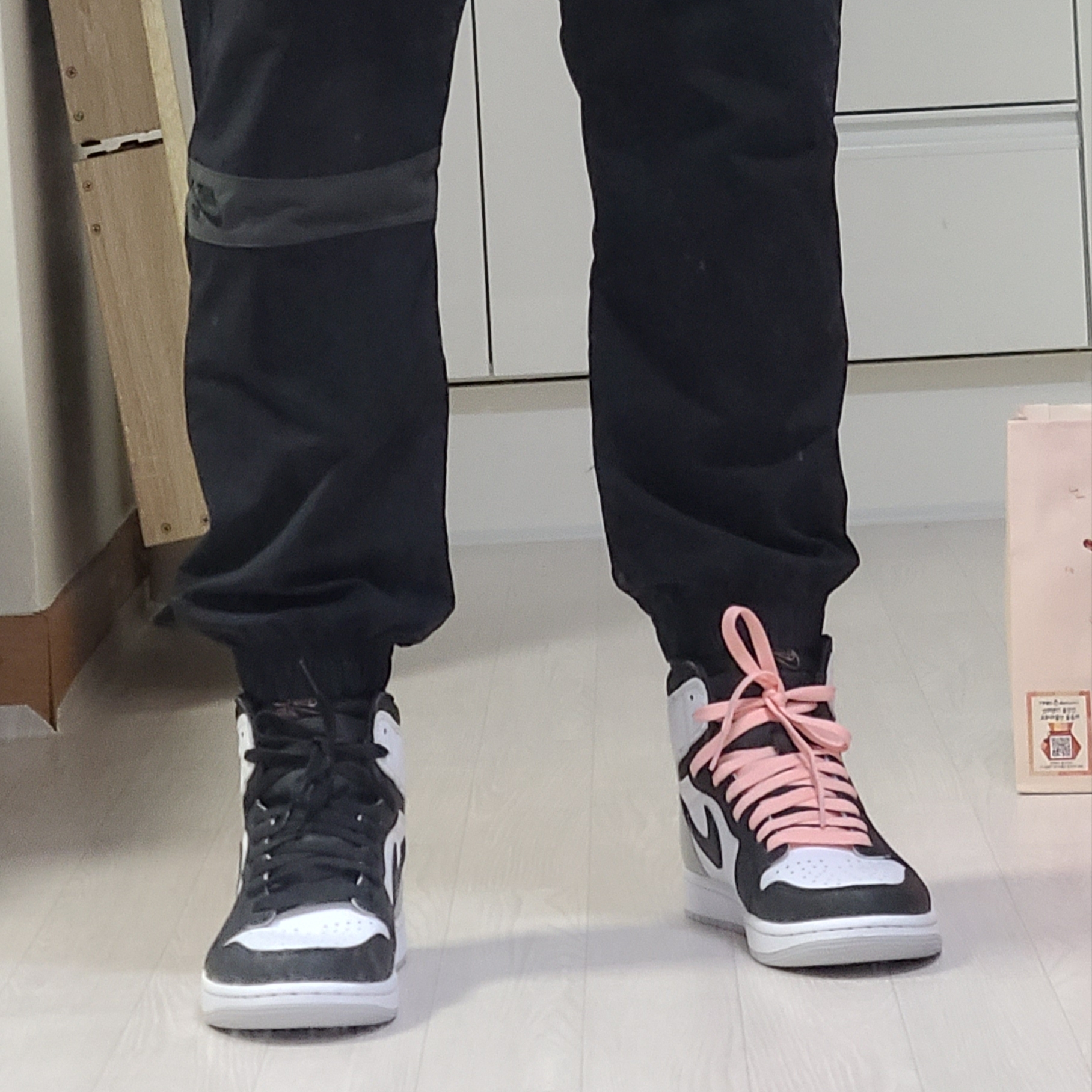 Jordan 1 Retro High OG Bleached Coral 착용 스타일