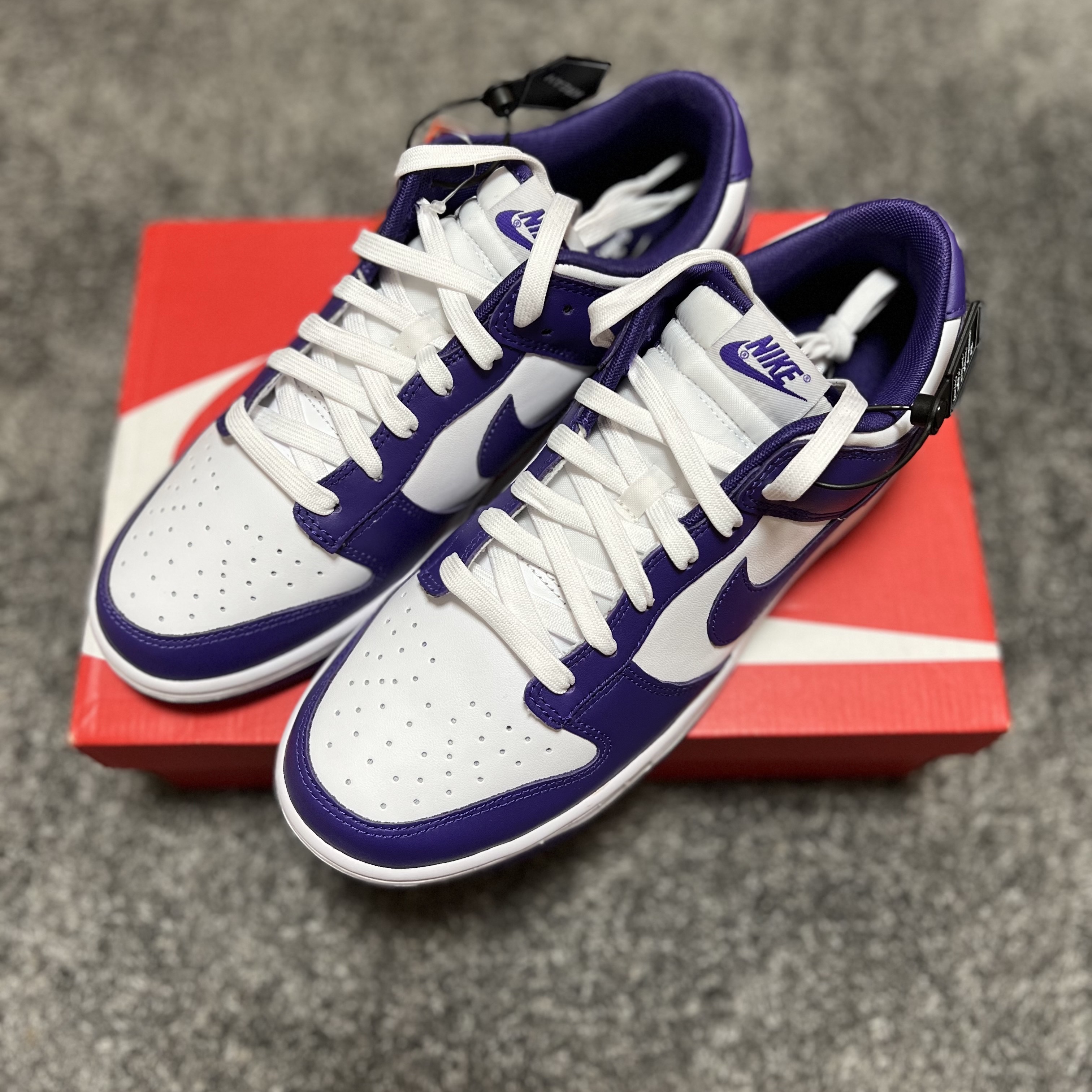 Nike Dunk Low Retro Championship Court Purple 착용 스타일 - 2