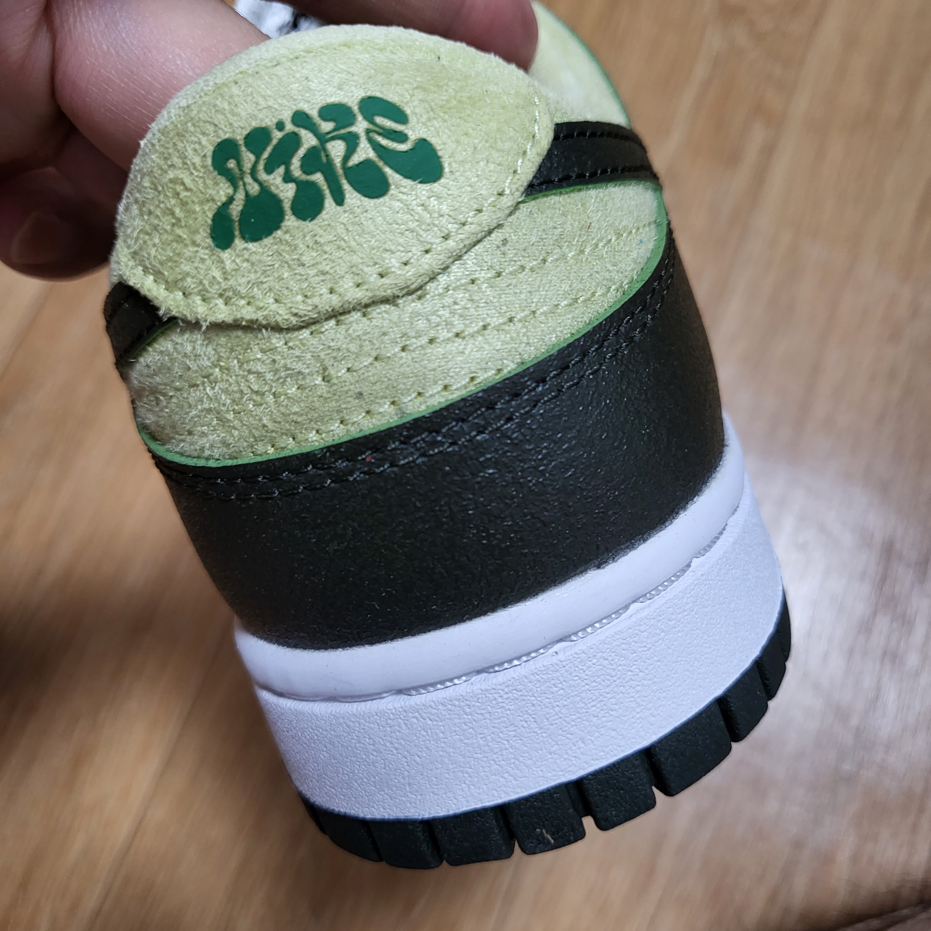 (W) Nike Dunk Low LX Avocado 착용 스타일 - 3